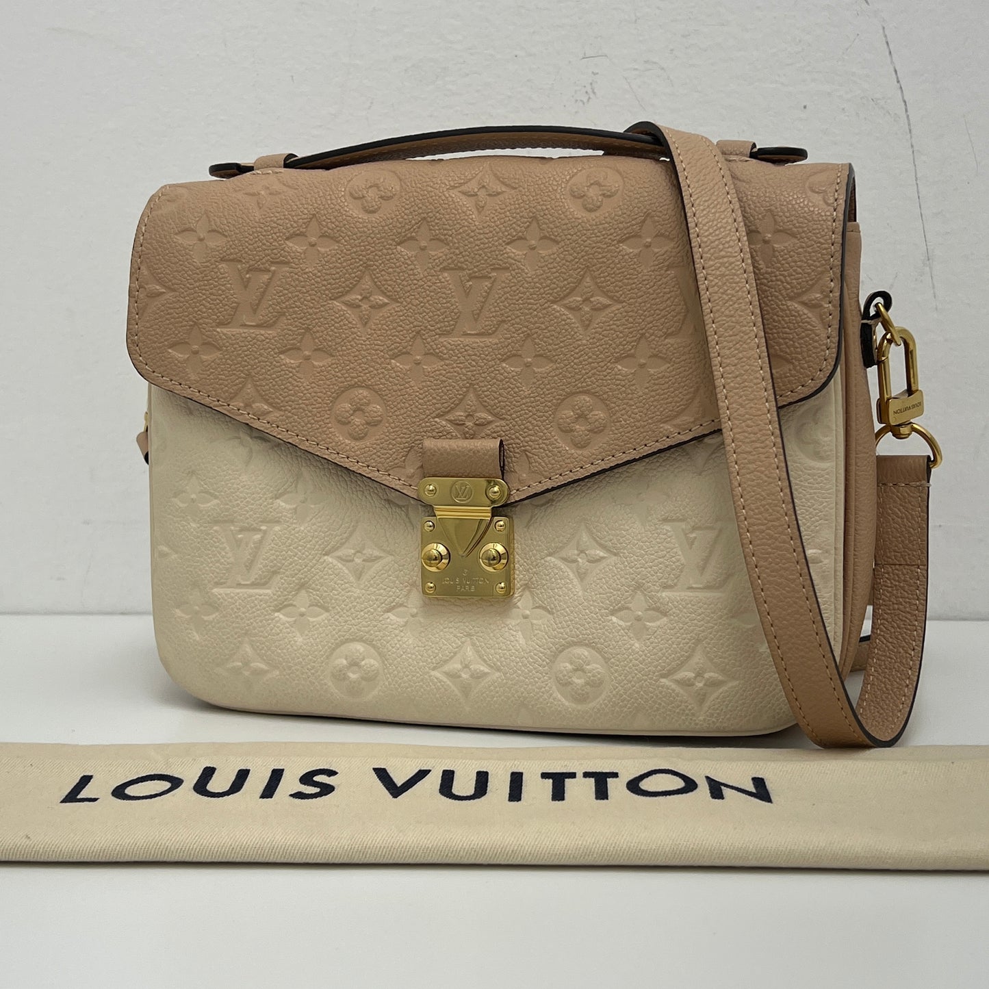 Louis Vuitton Pochette Métis Empreinte Leather