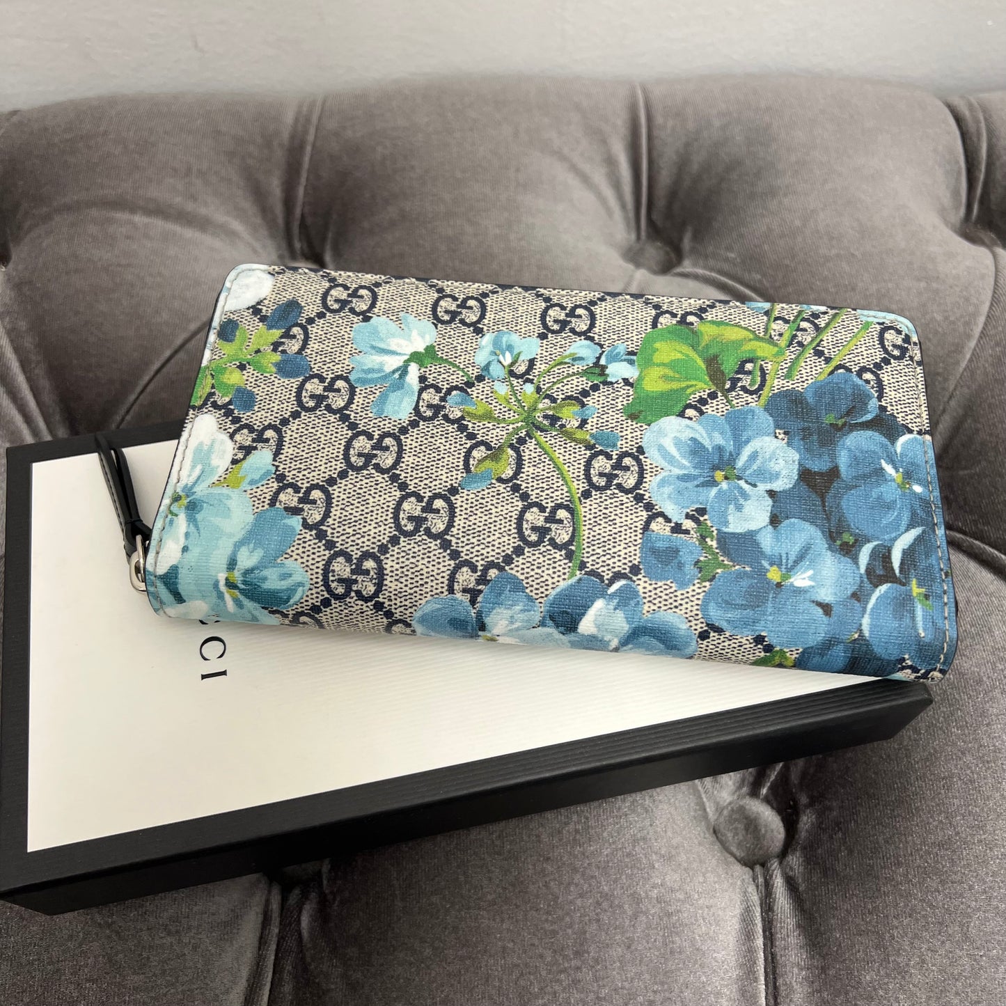 Gucci Blooms Zippy Wallet Blue