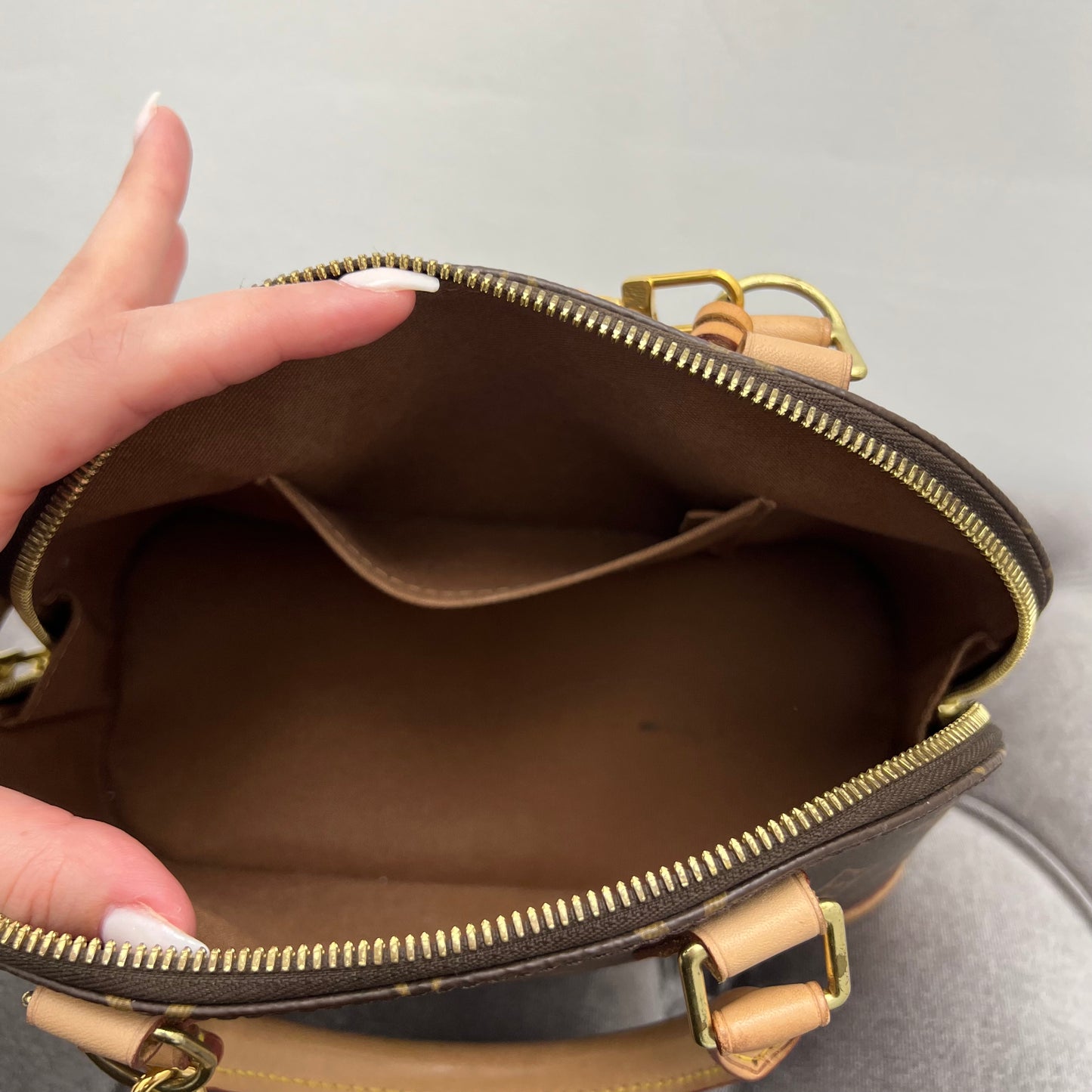 Louis Vuitton Alma BB Monogram