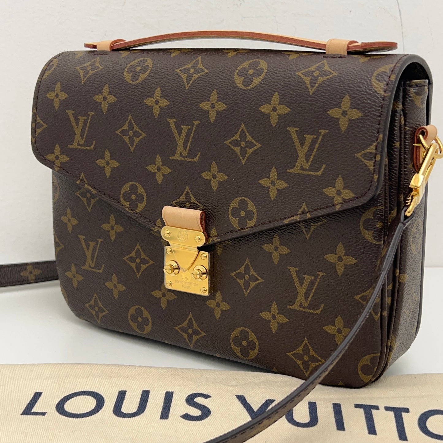 Louis Vuitton Pochette Métis Monogram