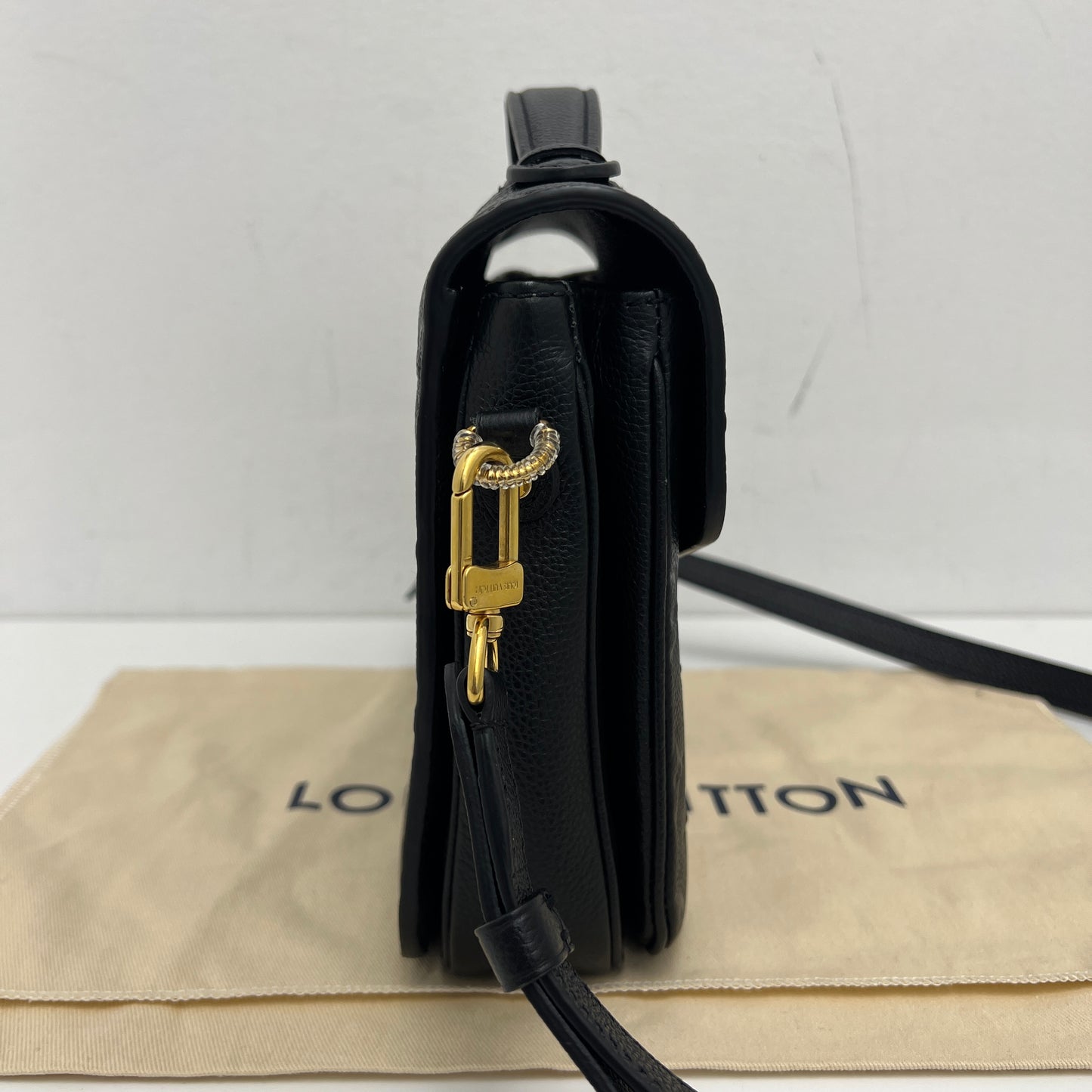 Louis Vuitton Pochette Métis Black Empreinte Leather