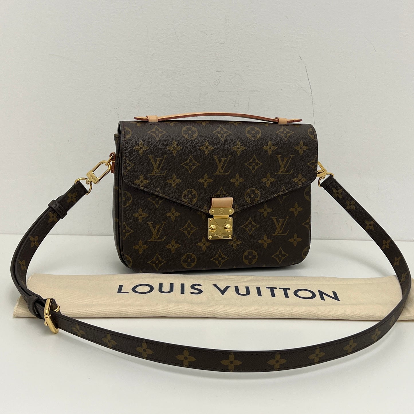 Louis Vuitton Pochette Métis Monogram