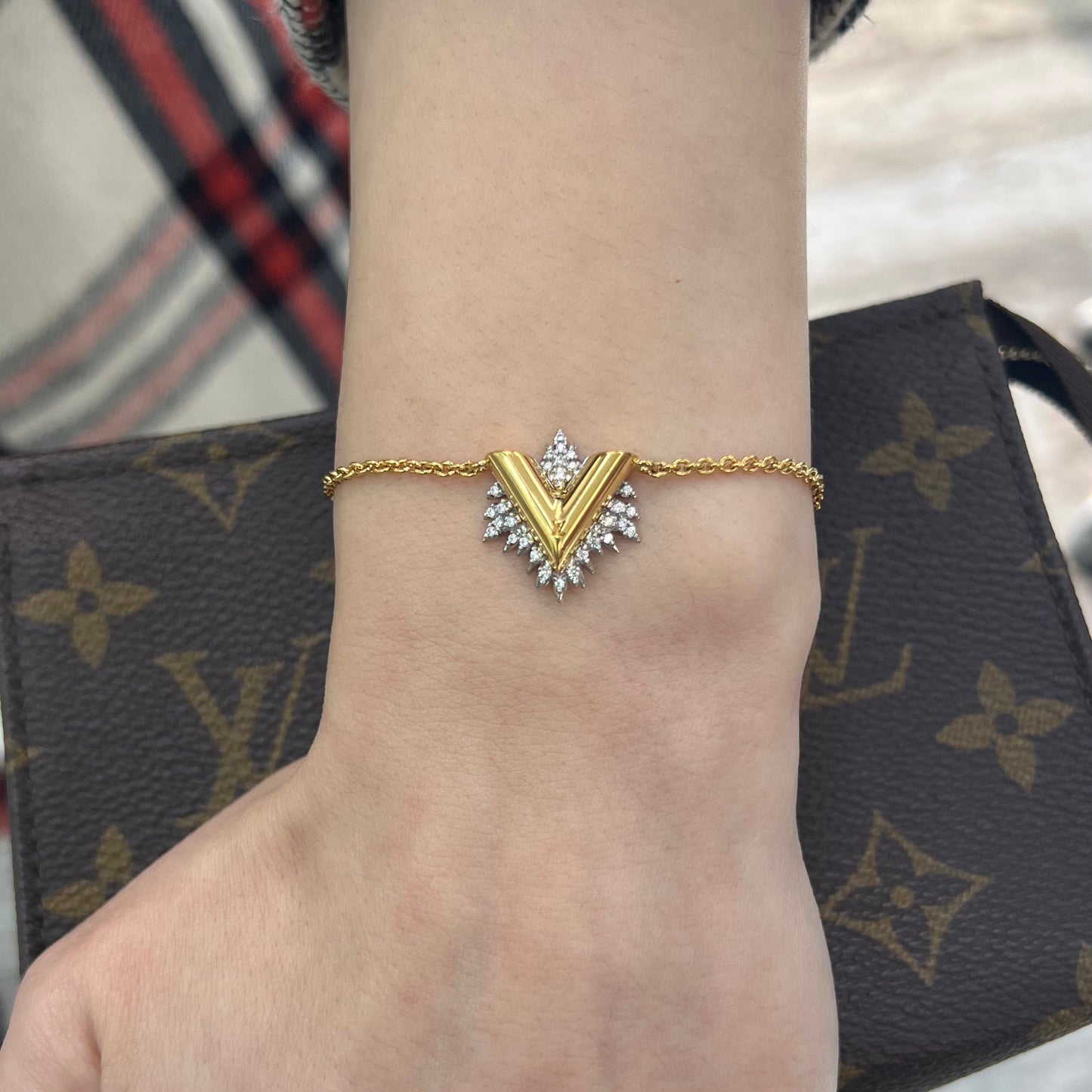 Louis Vuitton Glory V Bracelet with Box & Dustbag