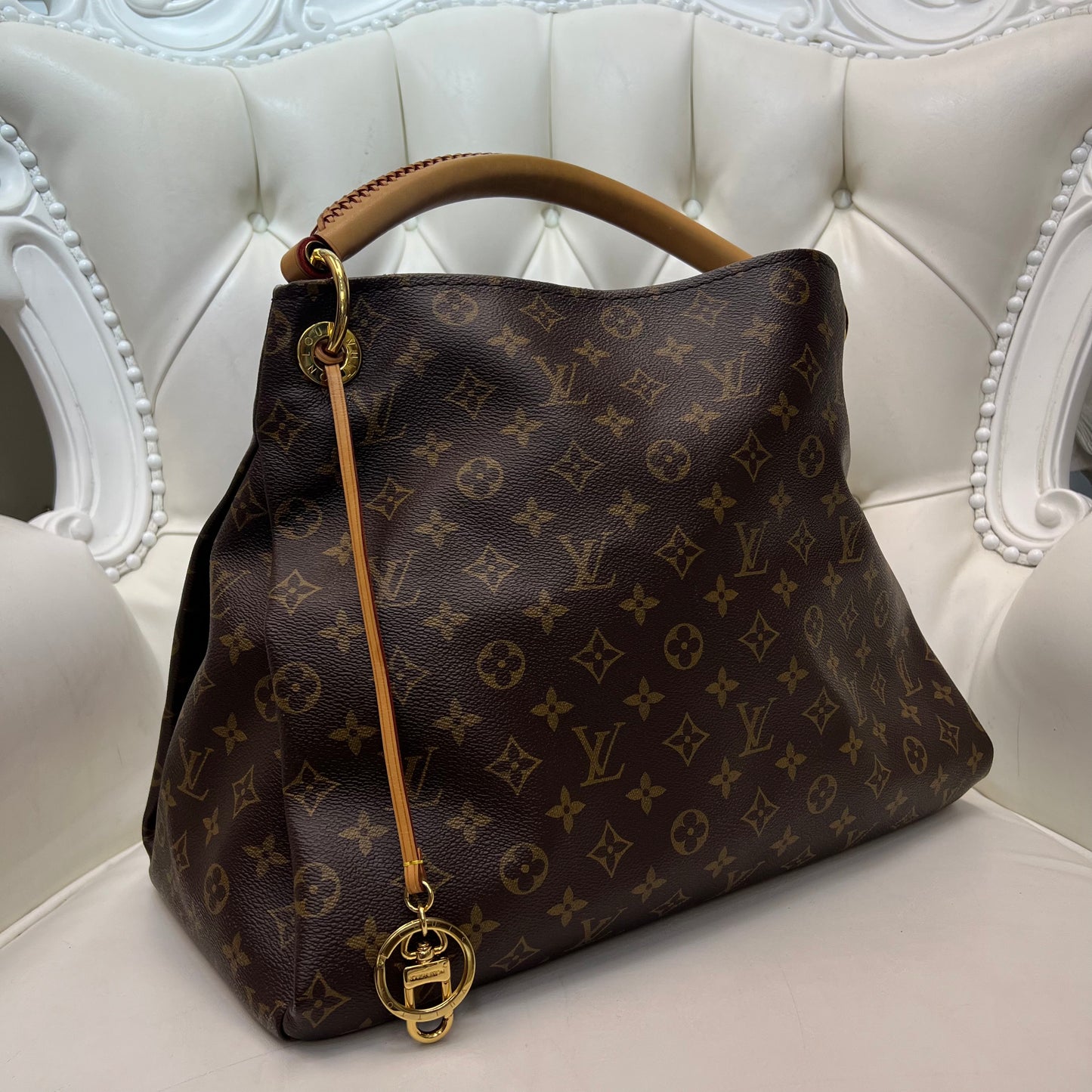 Louis Vuitton Artsy MM Monogram