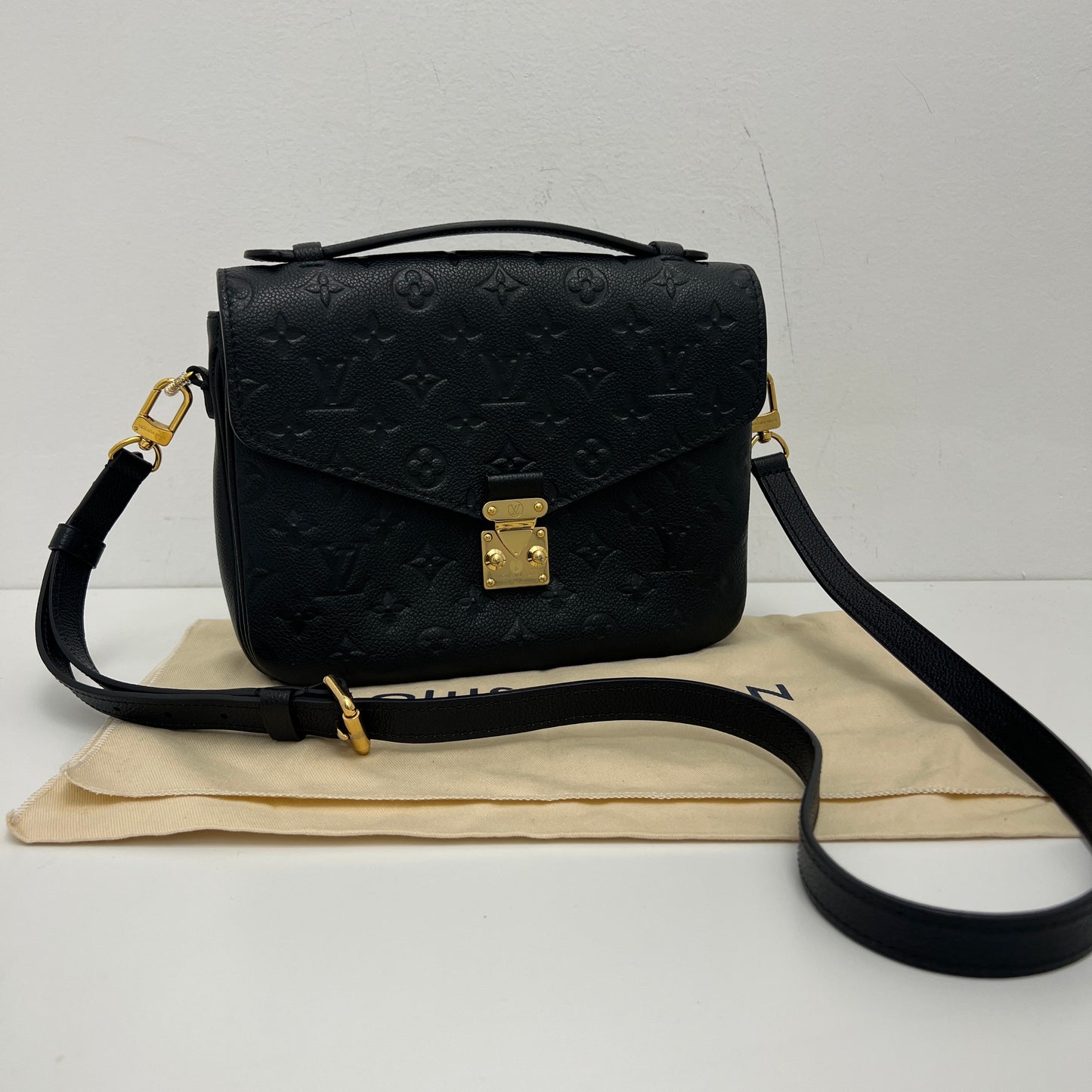 Louis Vuitton Pochette Métis Black Empreinte Leather