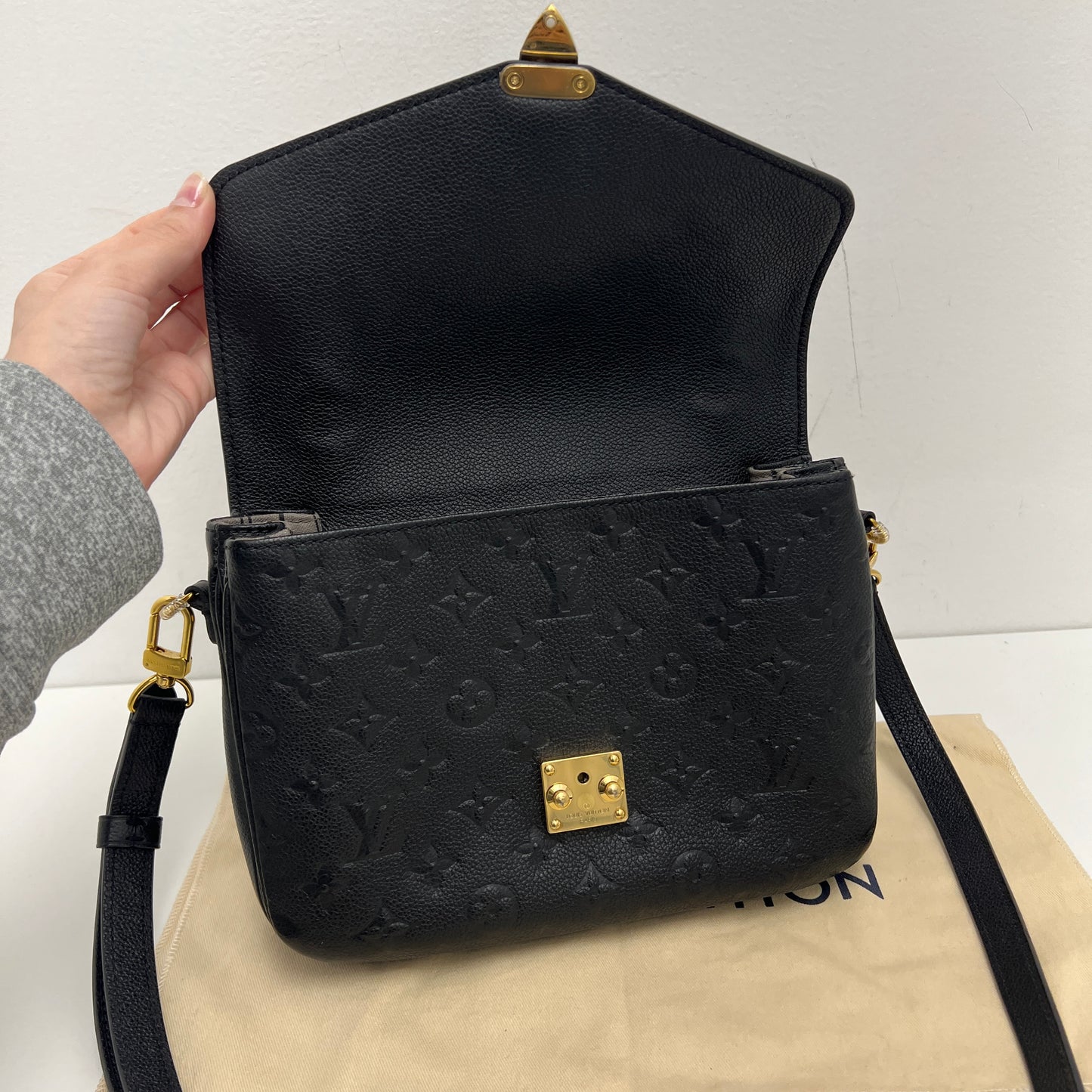 Louis Vuitton Pochette Métis Black Empreinte Leather
