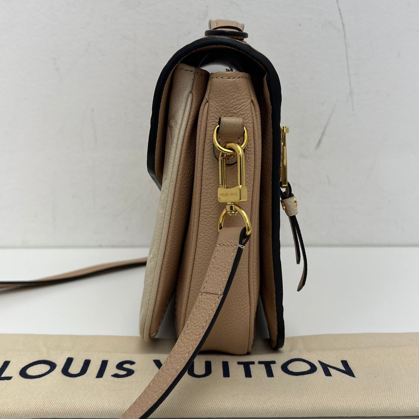 Louis Vuitton Pochette Métis Empreinte Leather