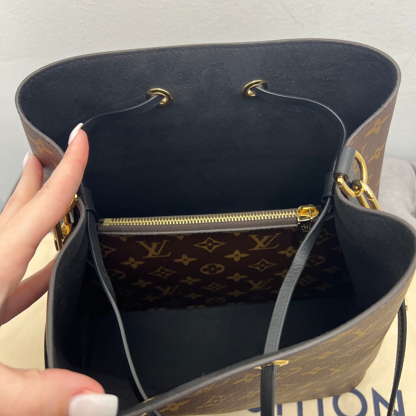 Louis Vuitton Monogram Neonoe MM, Monogram Black