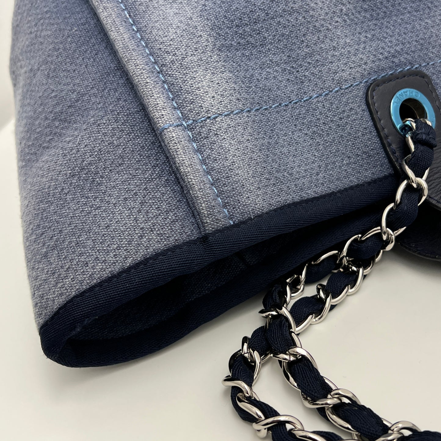 Chanel Deauville Tote Denim Medium hi