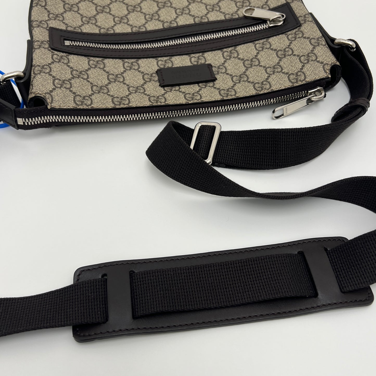 Gucci GG Supreme Canvas Messenger Crossbody Bag