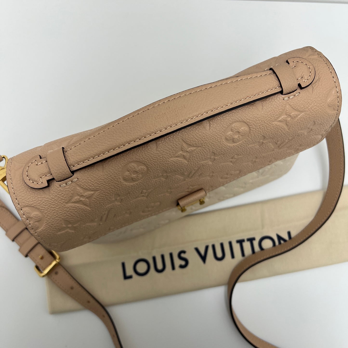 Louis Vuitton Pochette Métis Empreinte Leather