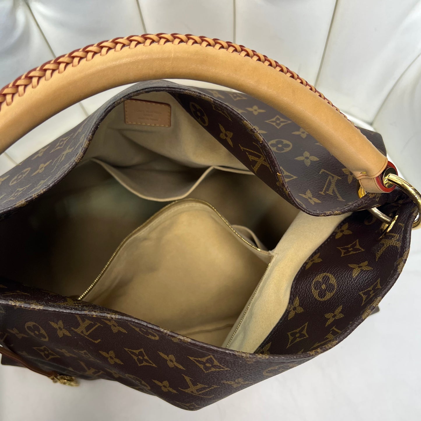 Louis Vuitton Artsy MM Monogram