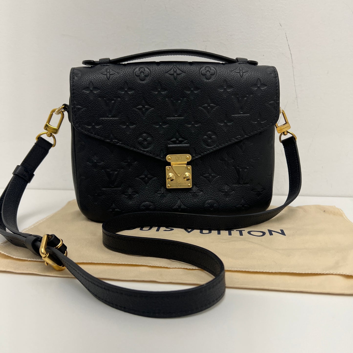 Louis Vuitton Pochette Métis Black Empreinte Leather