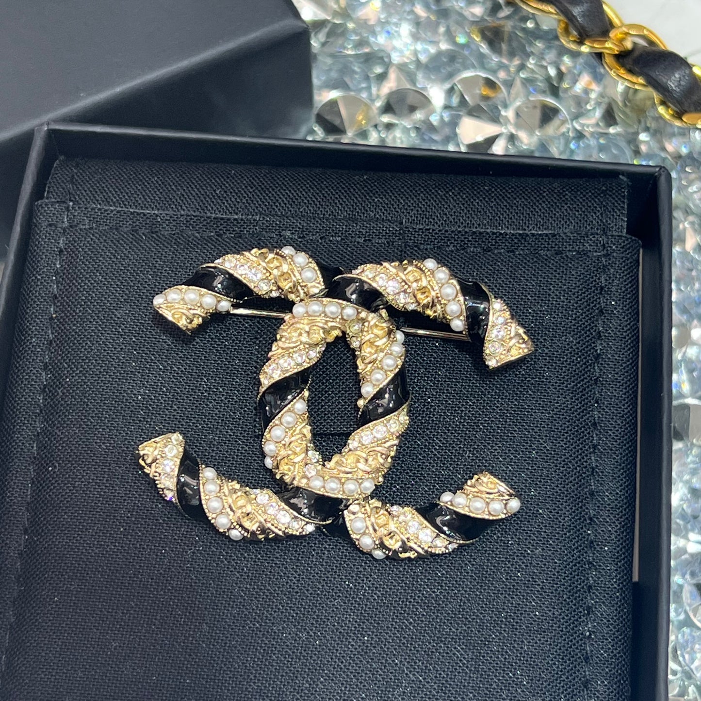 Chanel Pearl & Enamel Brooch Pin with Box, Cruise Collection 202