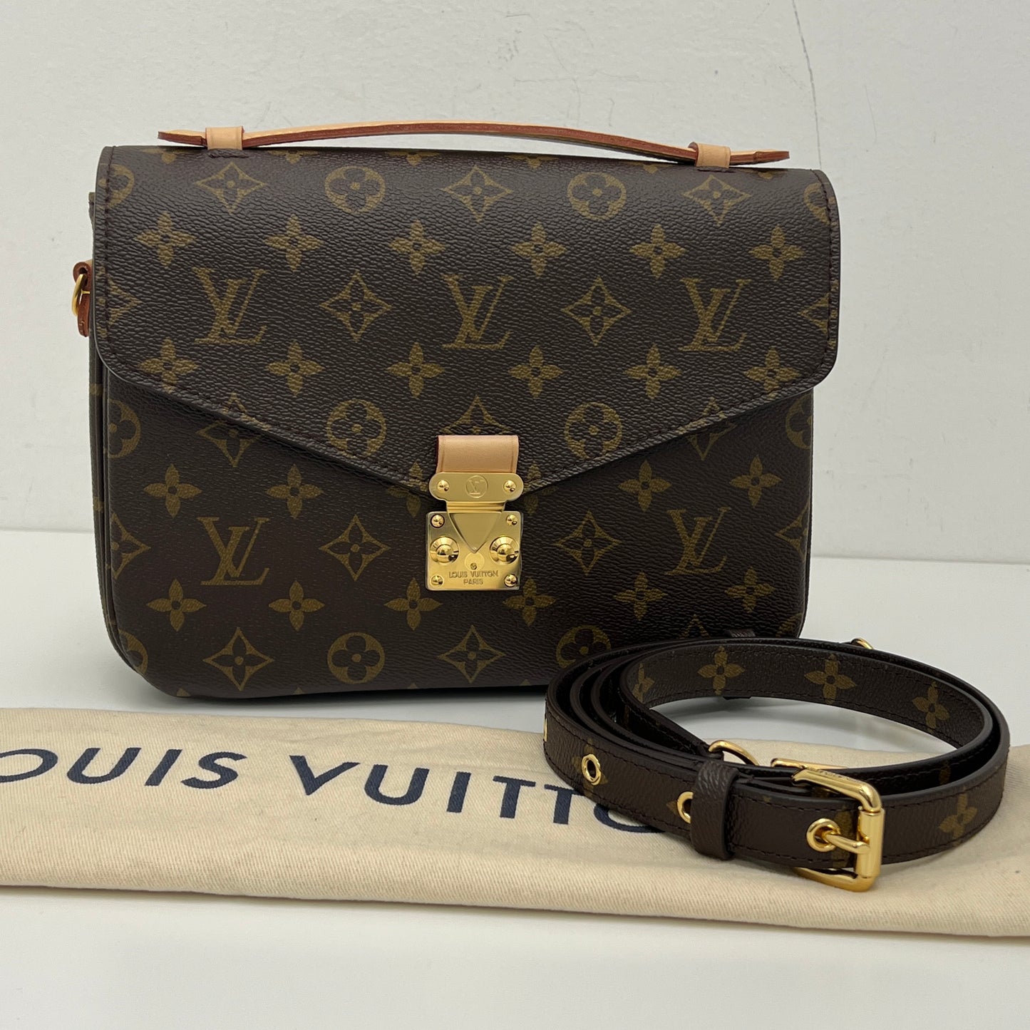 Louis Vuitton Pochette Métis Monogram