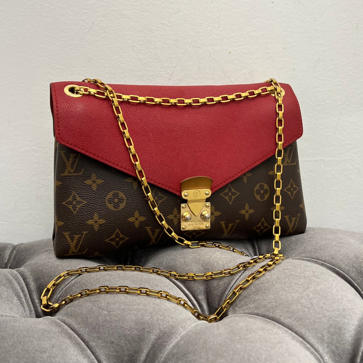 Louis Vuitton Pallas Chain Shoulder Bag Monogram Red