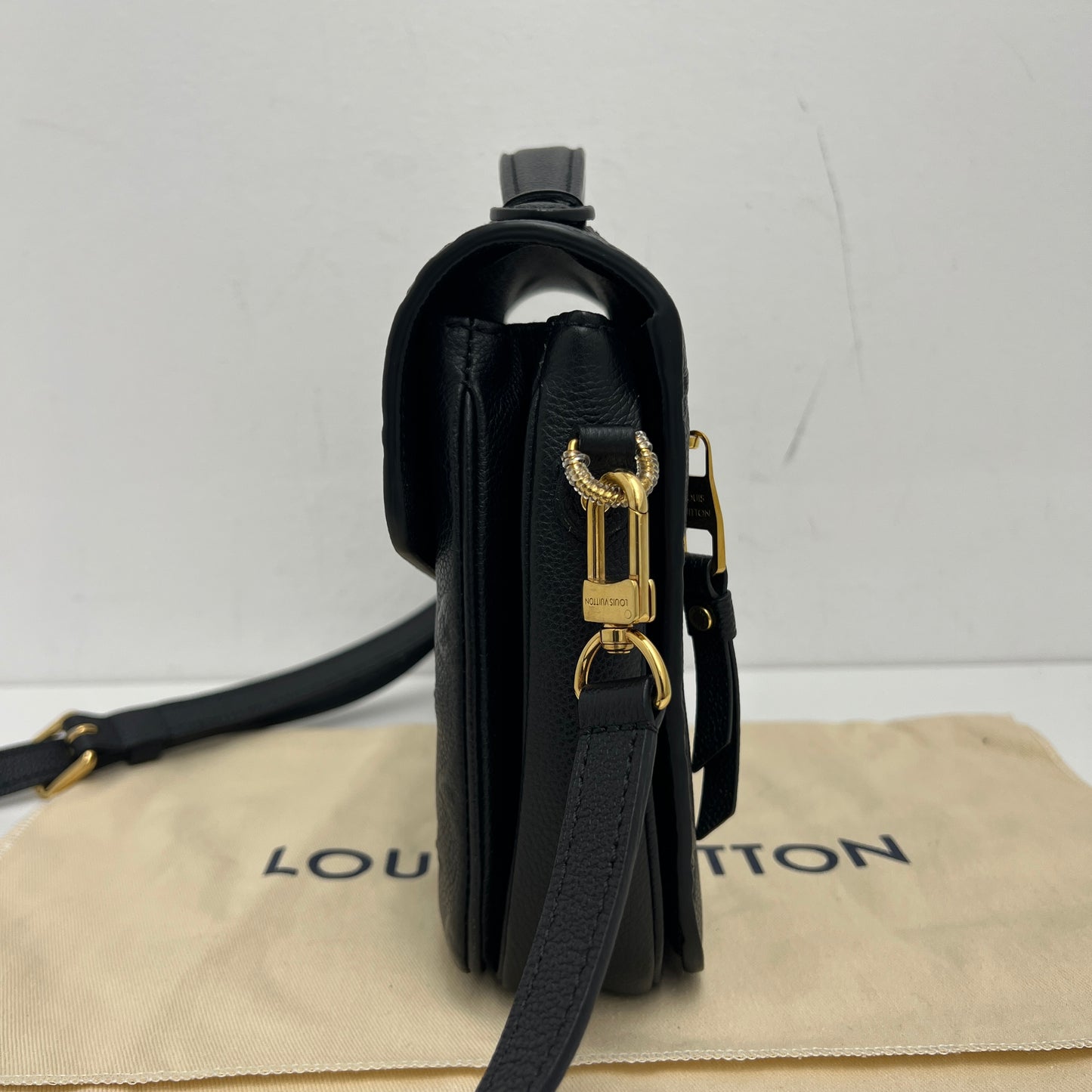 Louis Vuitton Pochette Métis Black Empreinte Leather