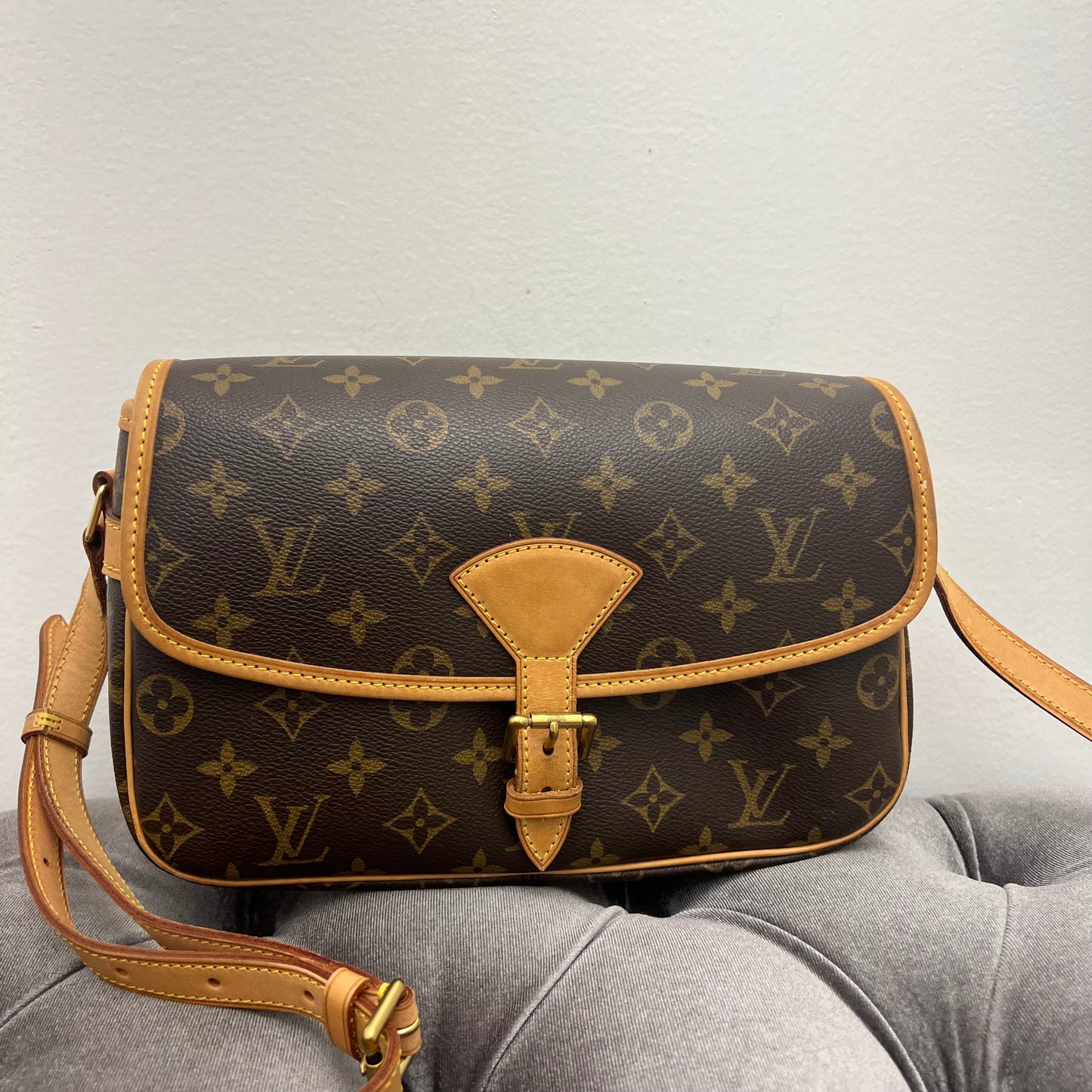 Louis Vuitton Solange Monogram
