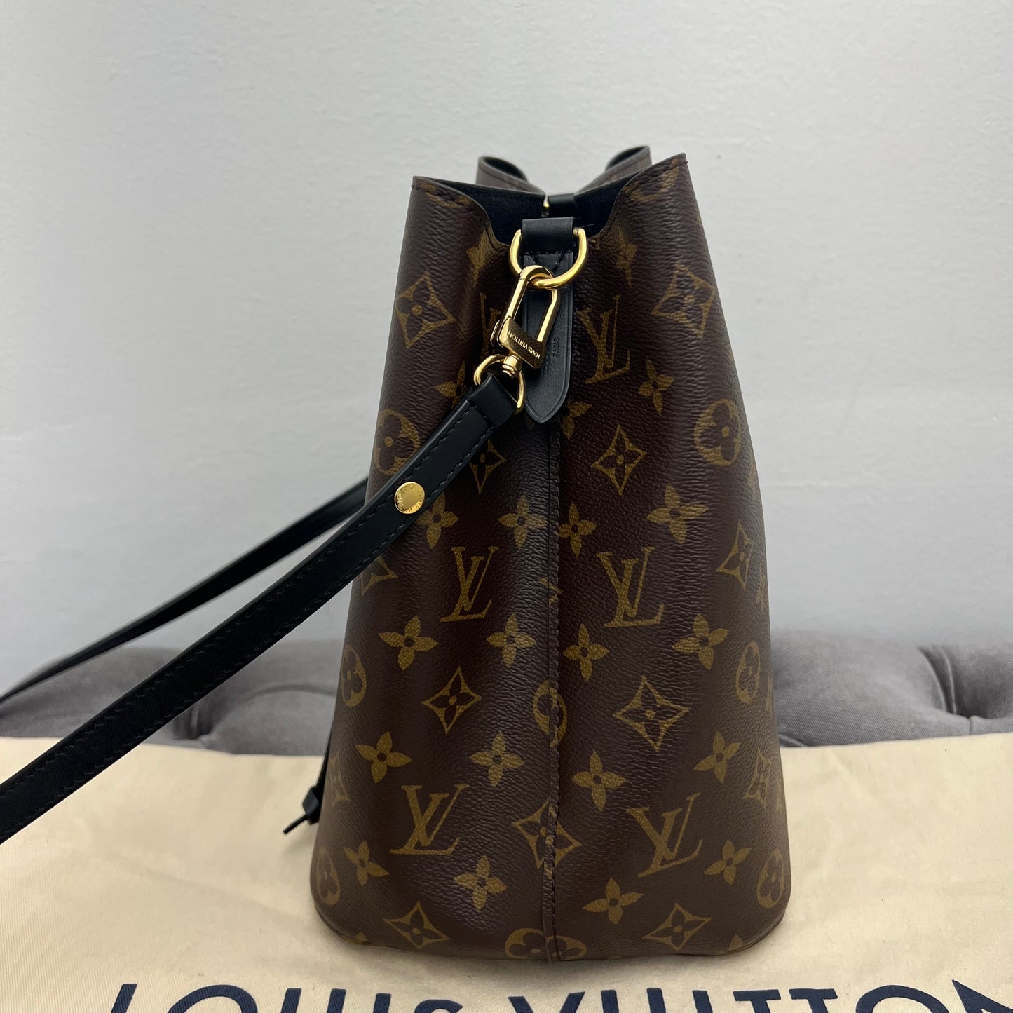 Louis Vuitton Monogram Neonoe MM, Monogram Black
