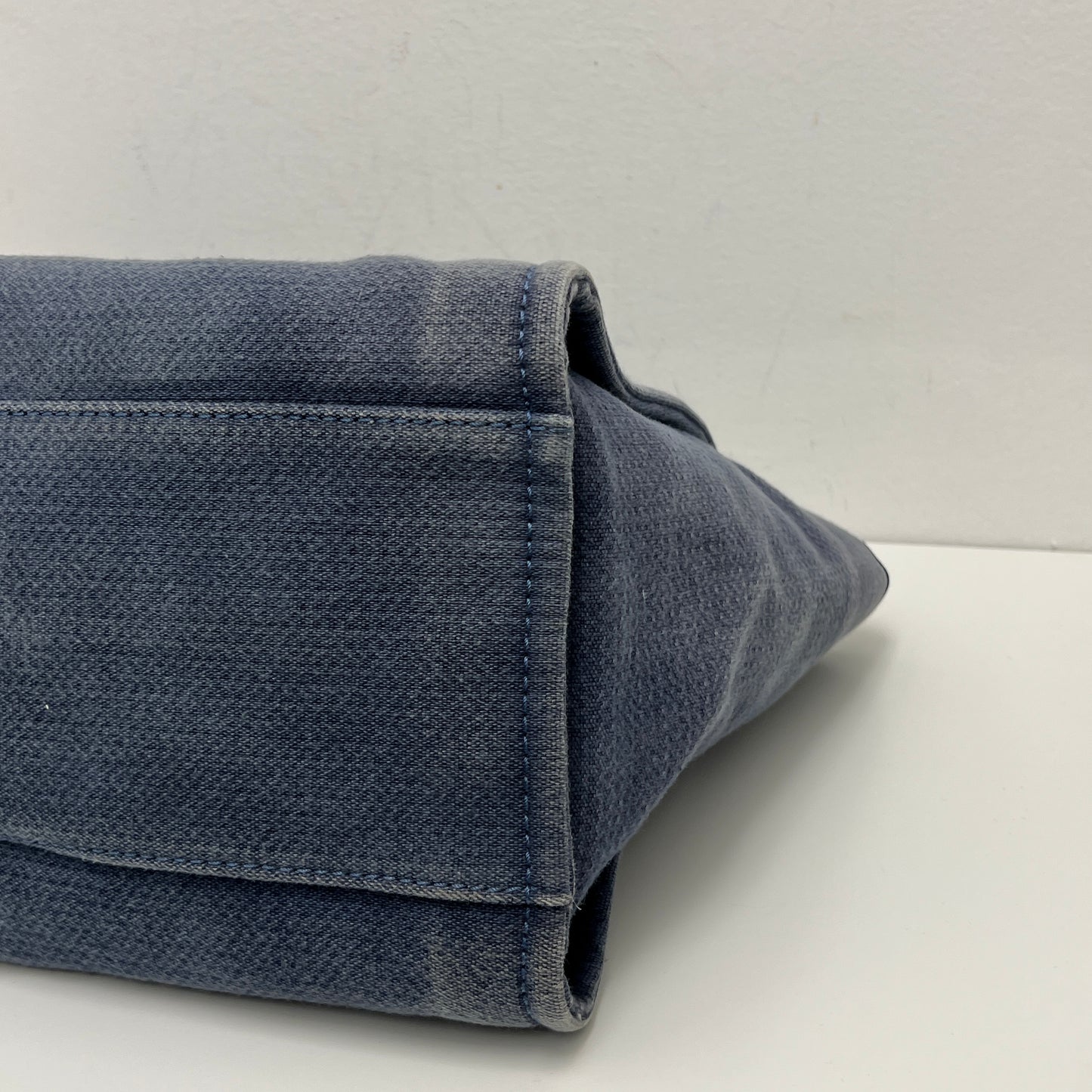 Chanel Deauville Tote Denim Medium hi