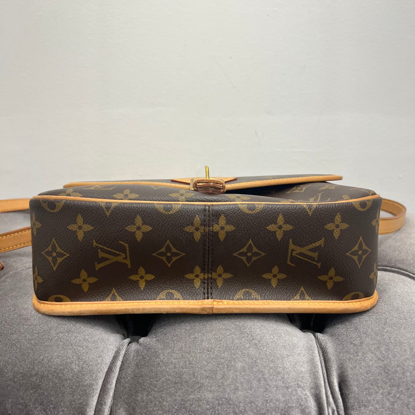 Louis Vuitton Solange Monogram