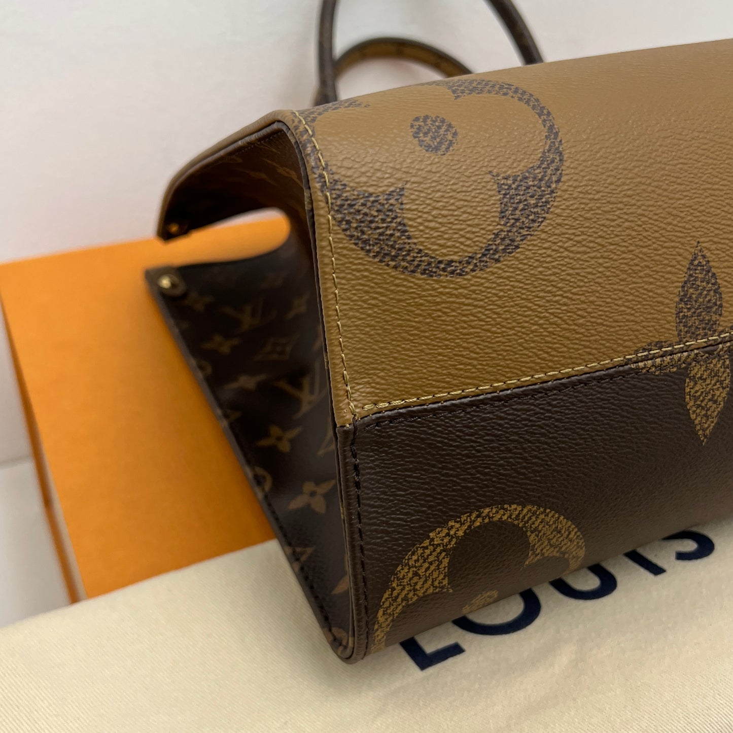 Louis Vuitton On the Go MM Monogram Reverse with Box & Dust Bag