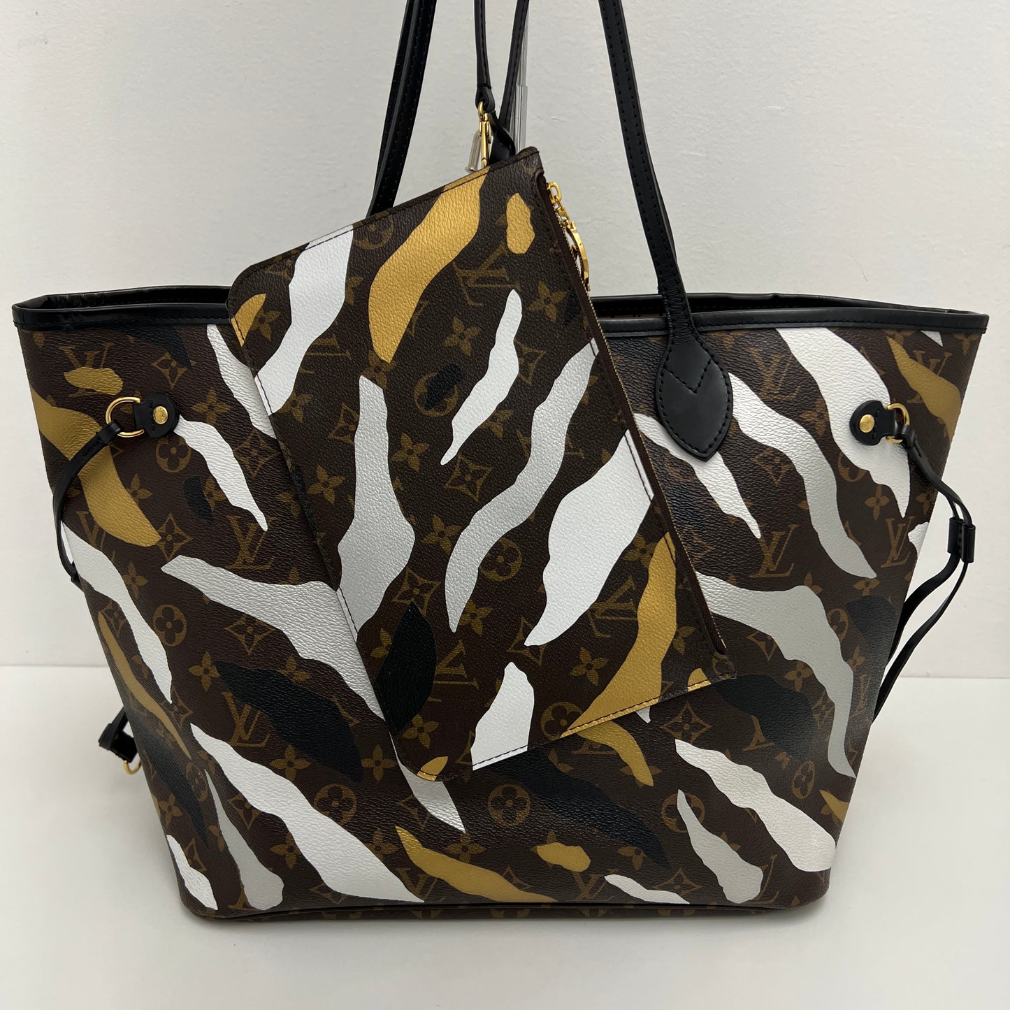 Louis Vuitton x League of Legends Limited Edition Neverfull MM with Pouch