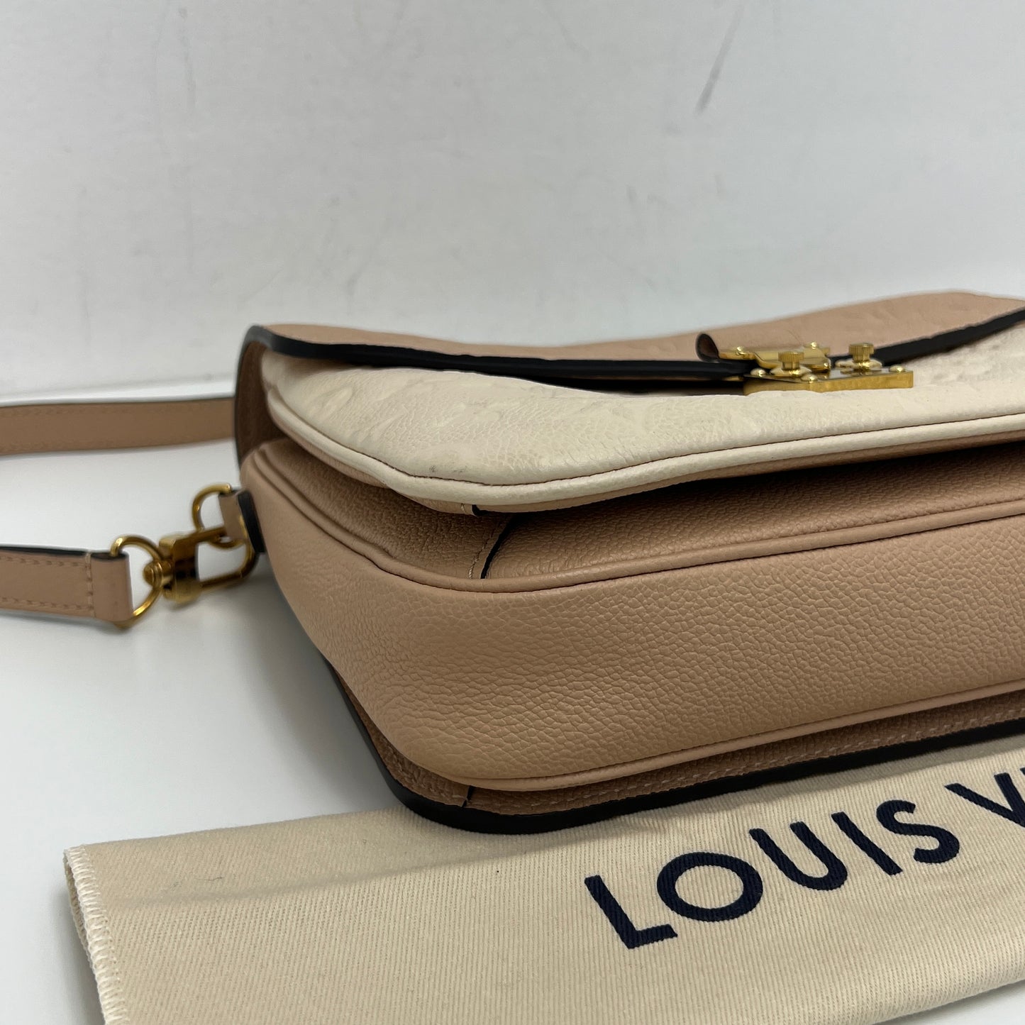 Louis Vuitton Pochette Métis Empreinte Leather