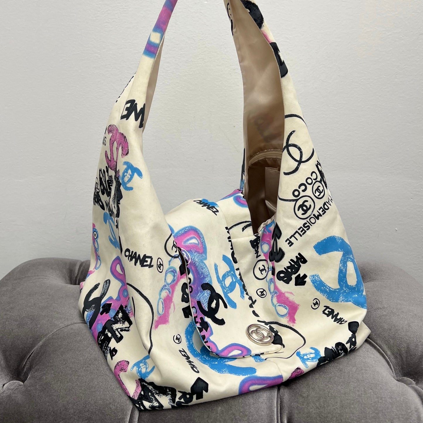 Chanel CC Graffiti Cruise 2007 Hobo