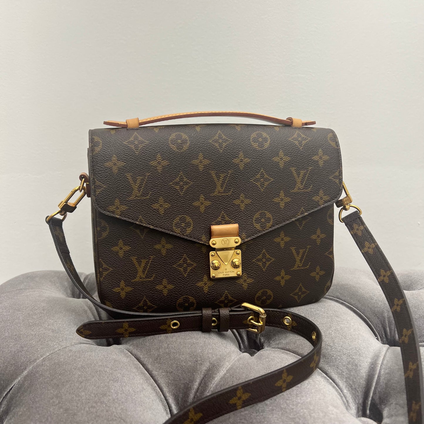 Louis Vuitton Pochette Métis Monogram