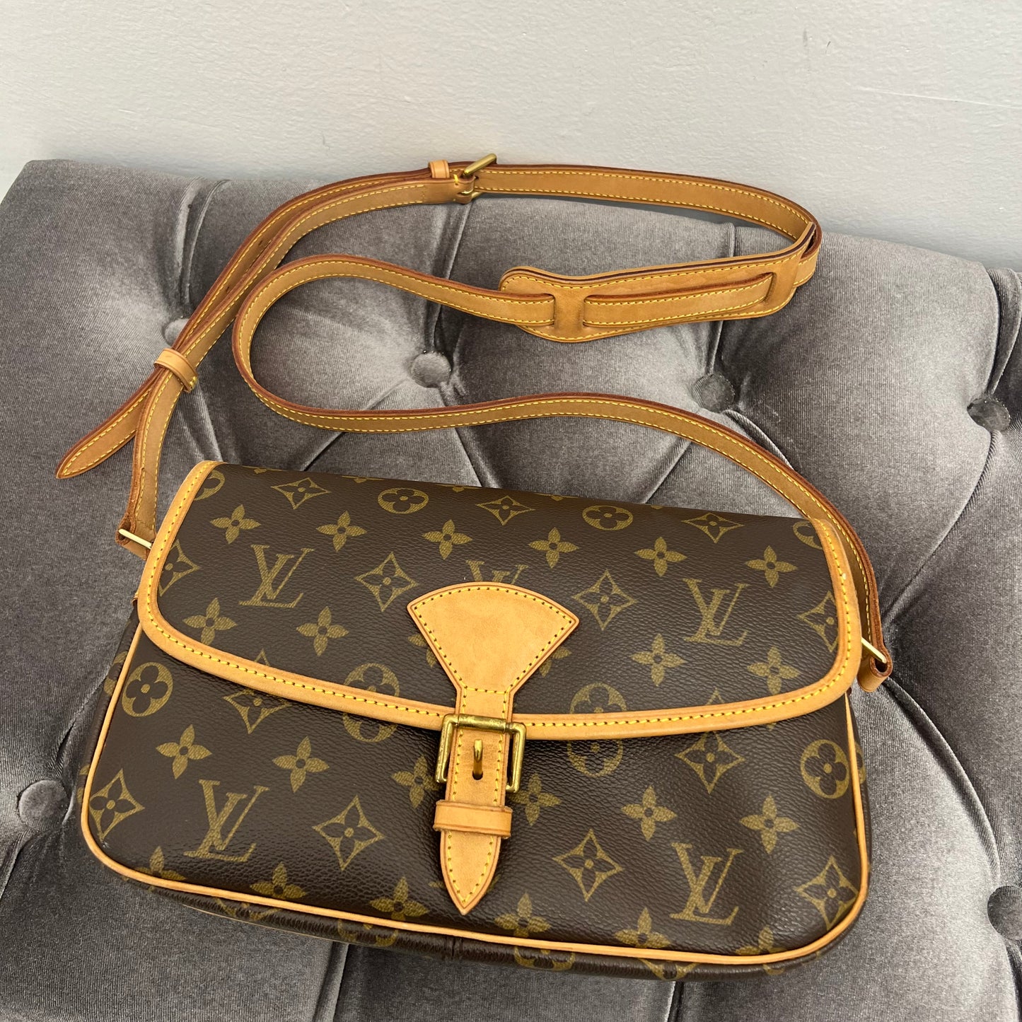 Louis Vuitton Solange Monogram