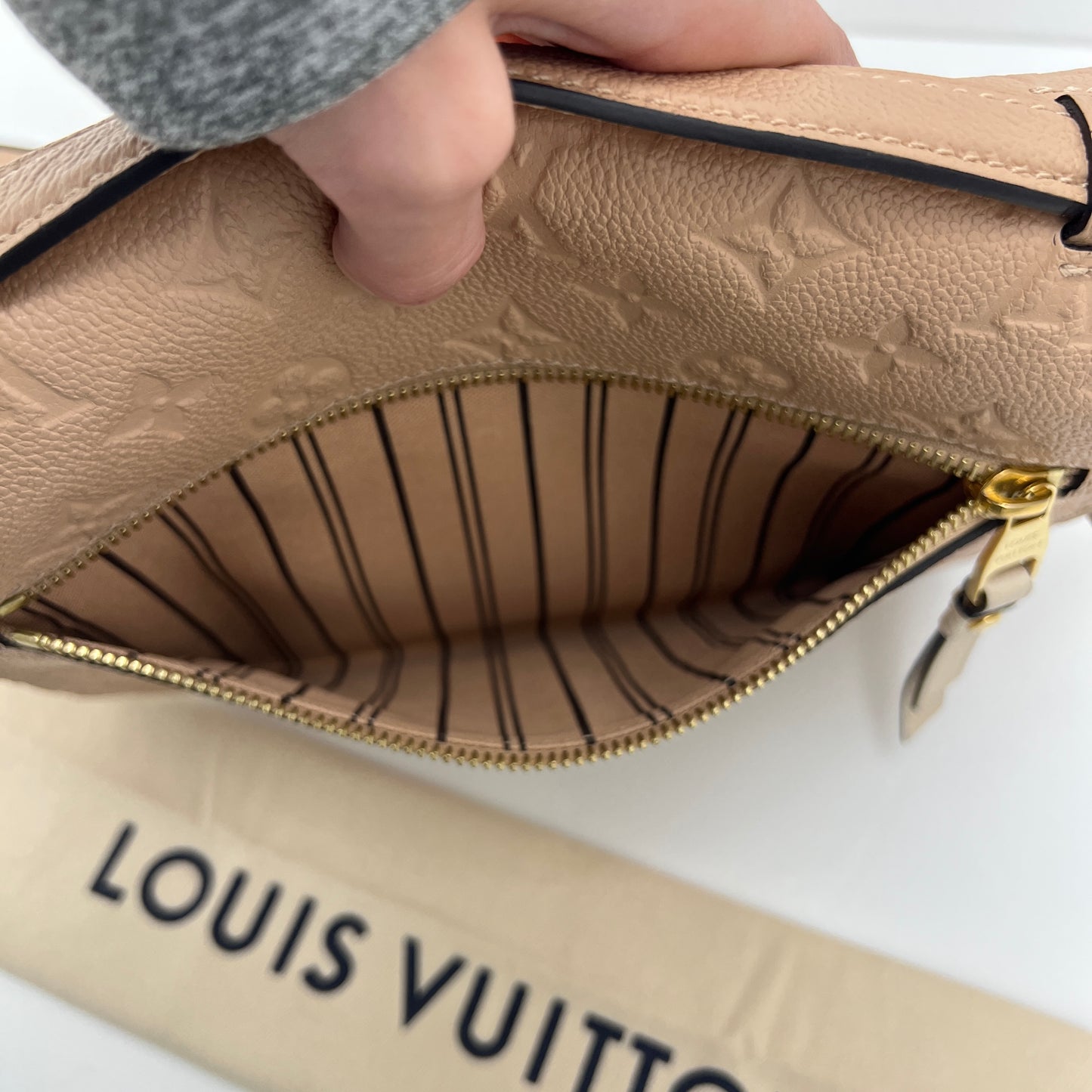 Louis Vuitton Pochette Métis Empreinte Leather