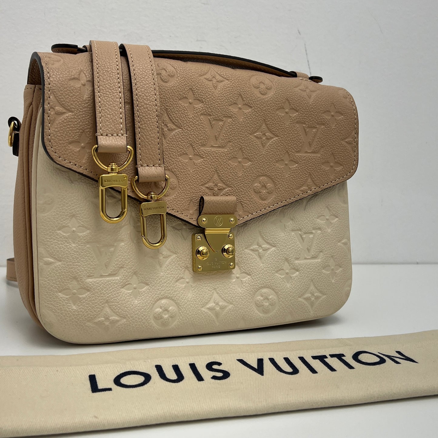 Louis Vuitton Pochette Métis Empreinte Leather