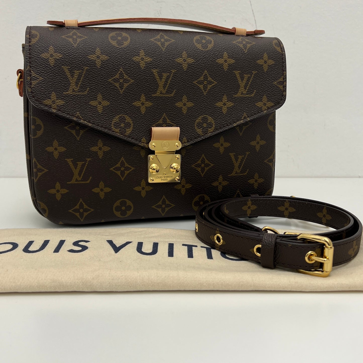 Louis Vuitton Pochette Métis Monogram