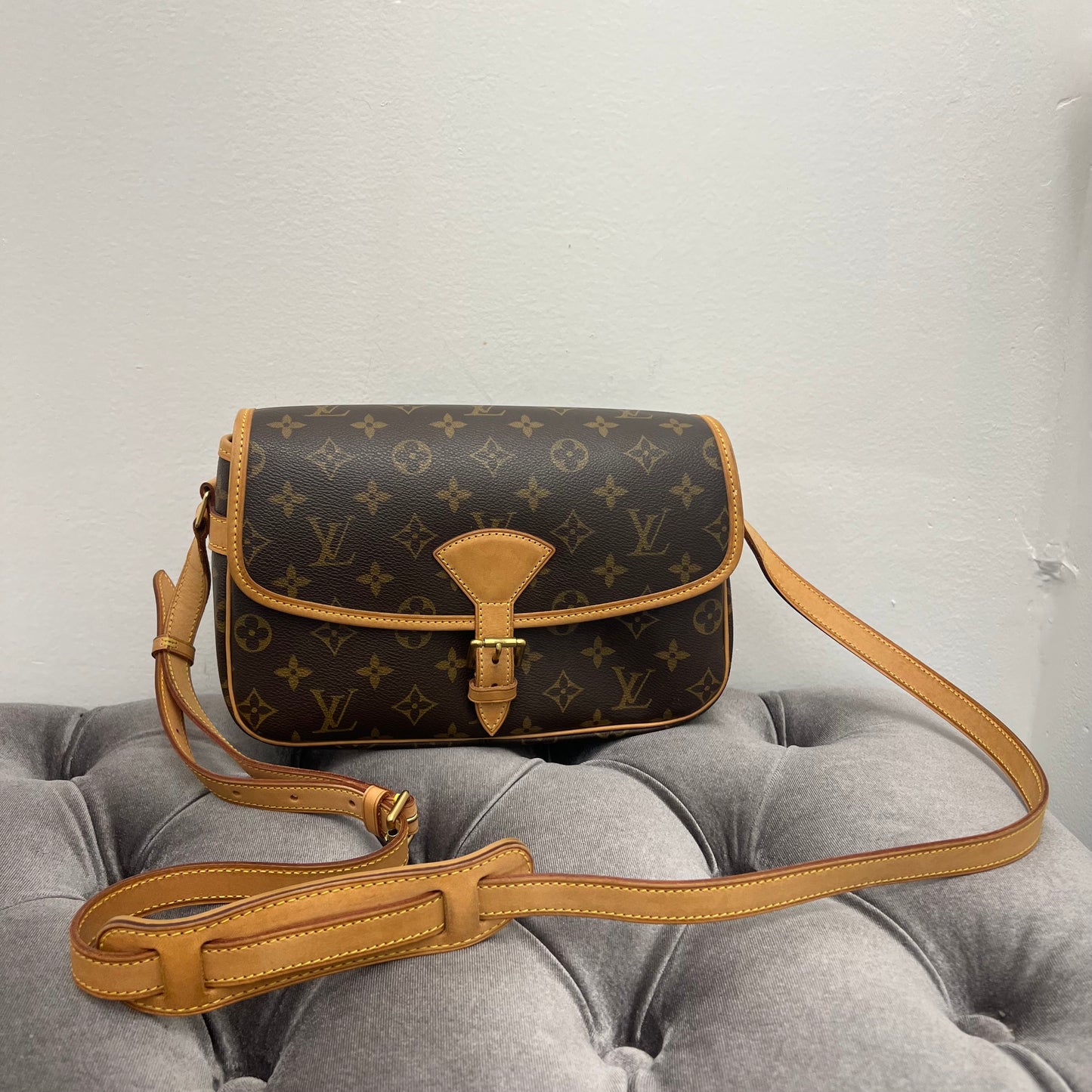 Louis Vuitton Solange Monogram