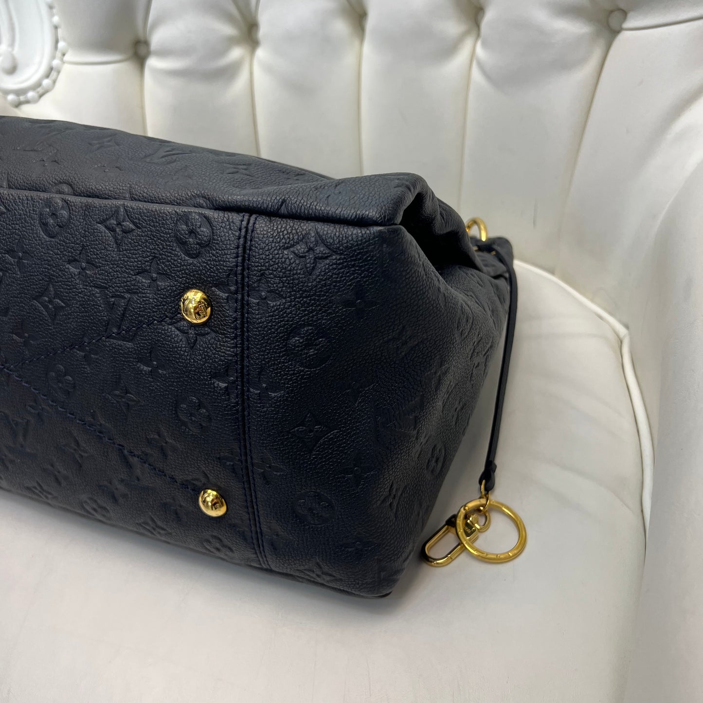 Louis Vuitton Bleu Infini Empreinte Leather Artsy MM