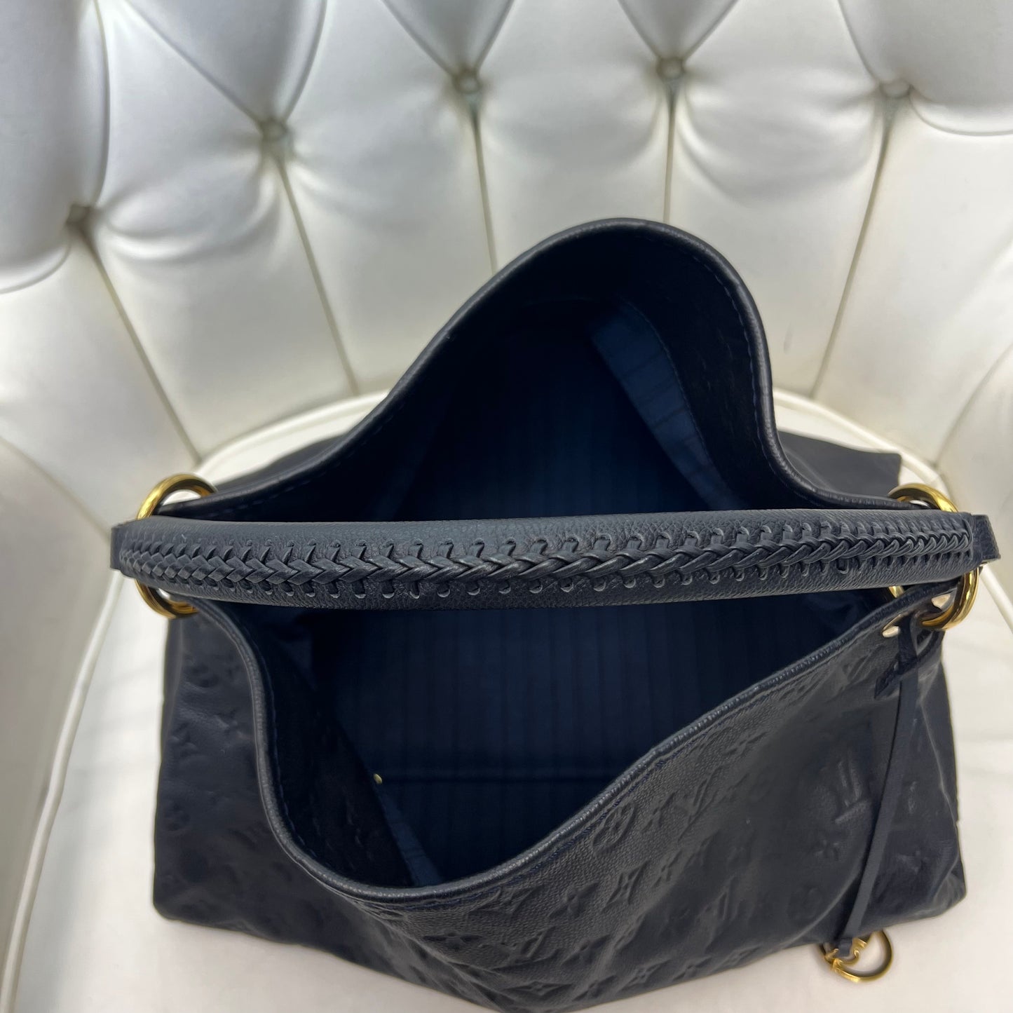 Louis Vuitton Bleu Infini Empreinte Leather Artsy MM