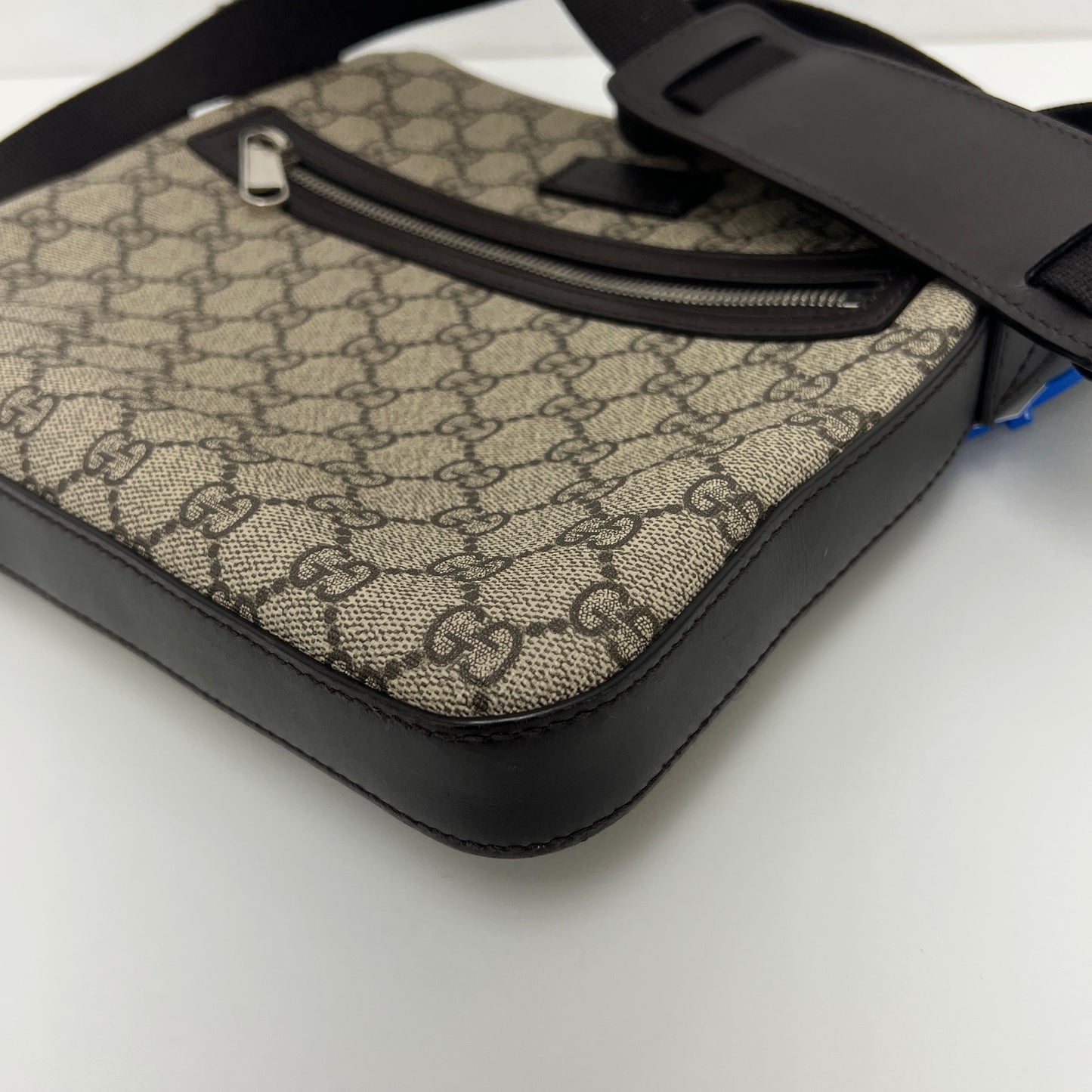 Gucci GG Supreme Canvas Messenger Crossbody Bag