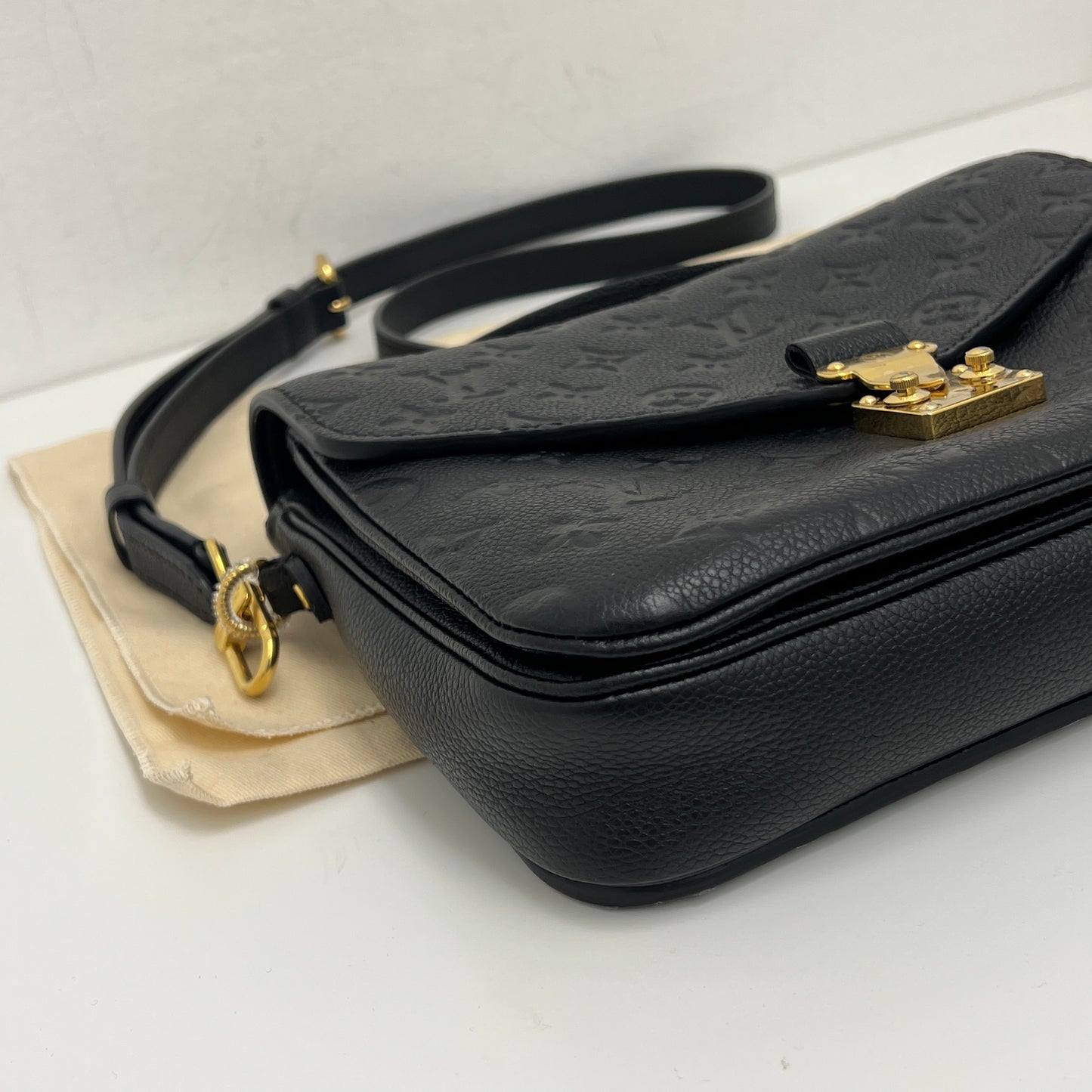 Louis Vuitton Pochette Métis Black Empreinte Leather