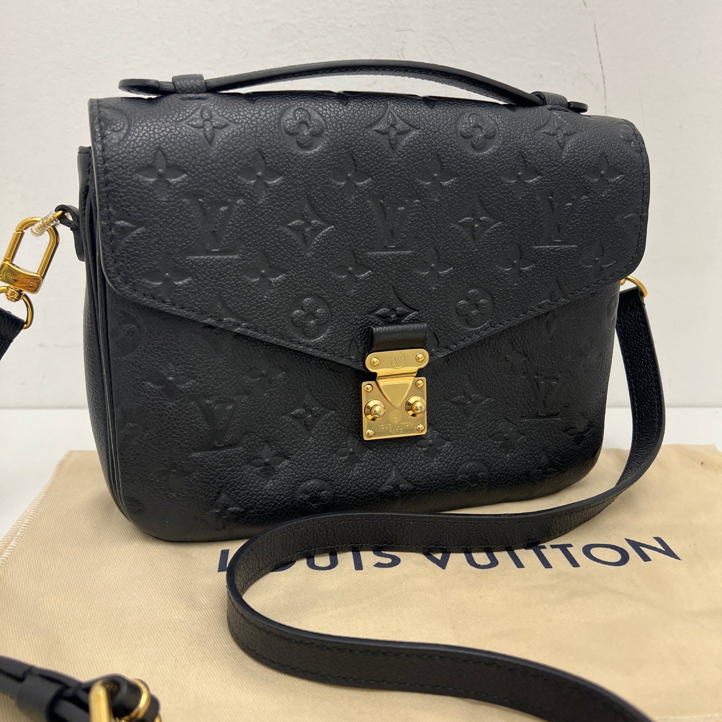 Louis Vuitton Pochette Métis Black Empreinte Leather