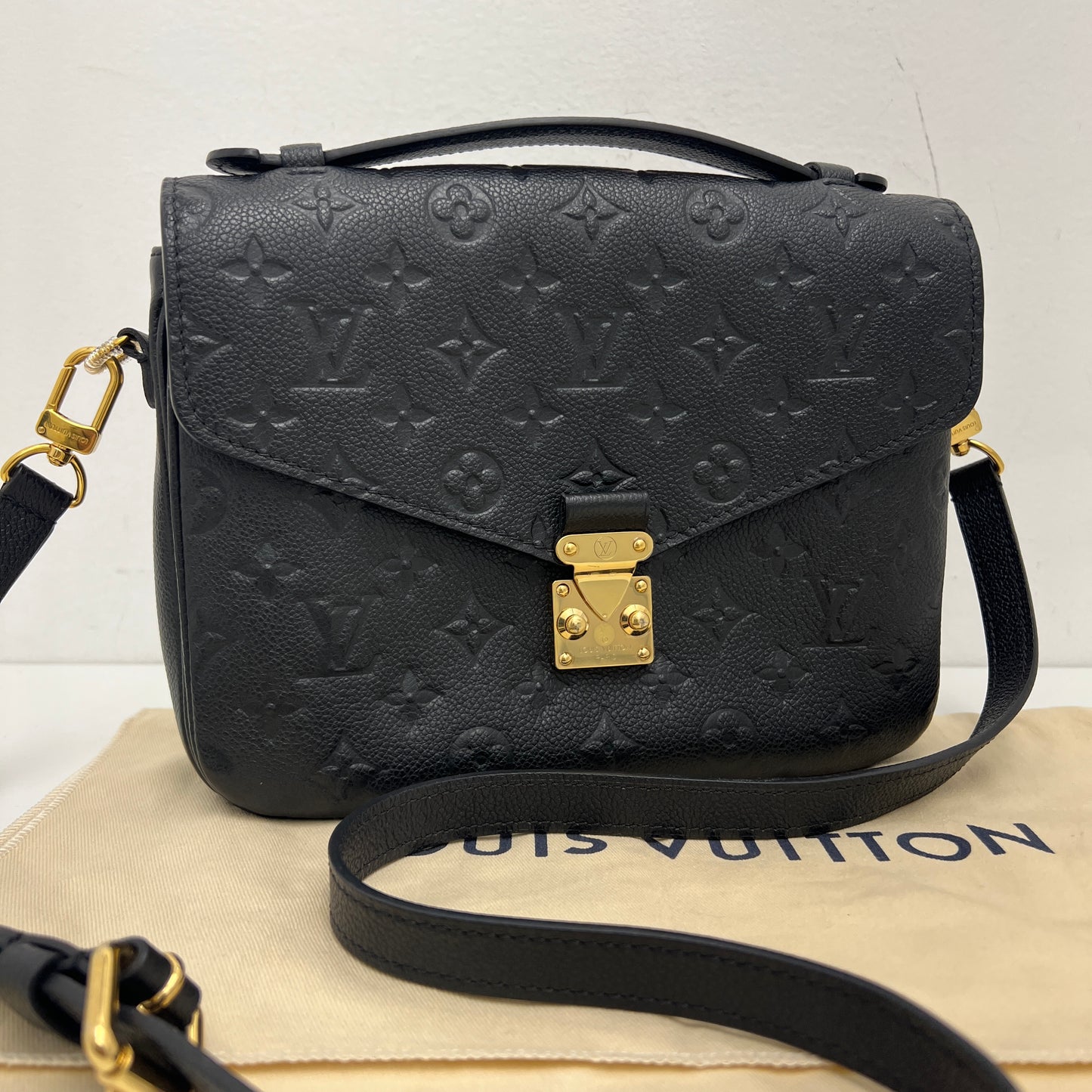Louis Vuitton Pochette Métis Black Empreinte Leather
