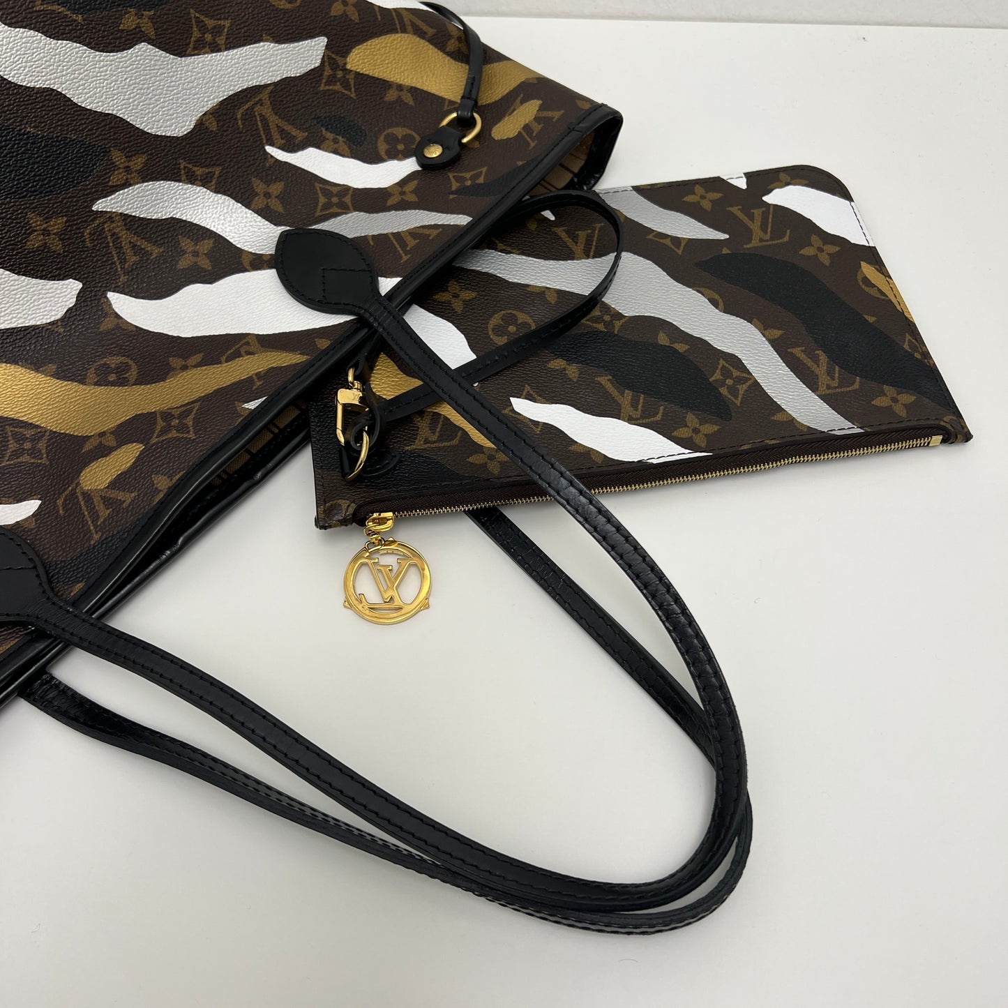 Louis Vuitton x League of Legends Limited Edition Neverfull MM with Pouch