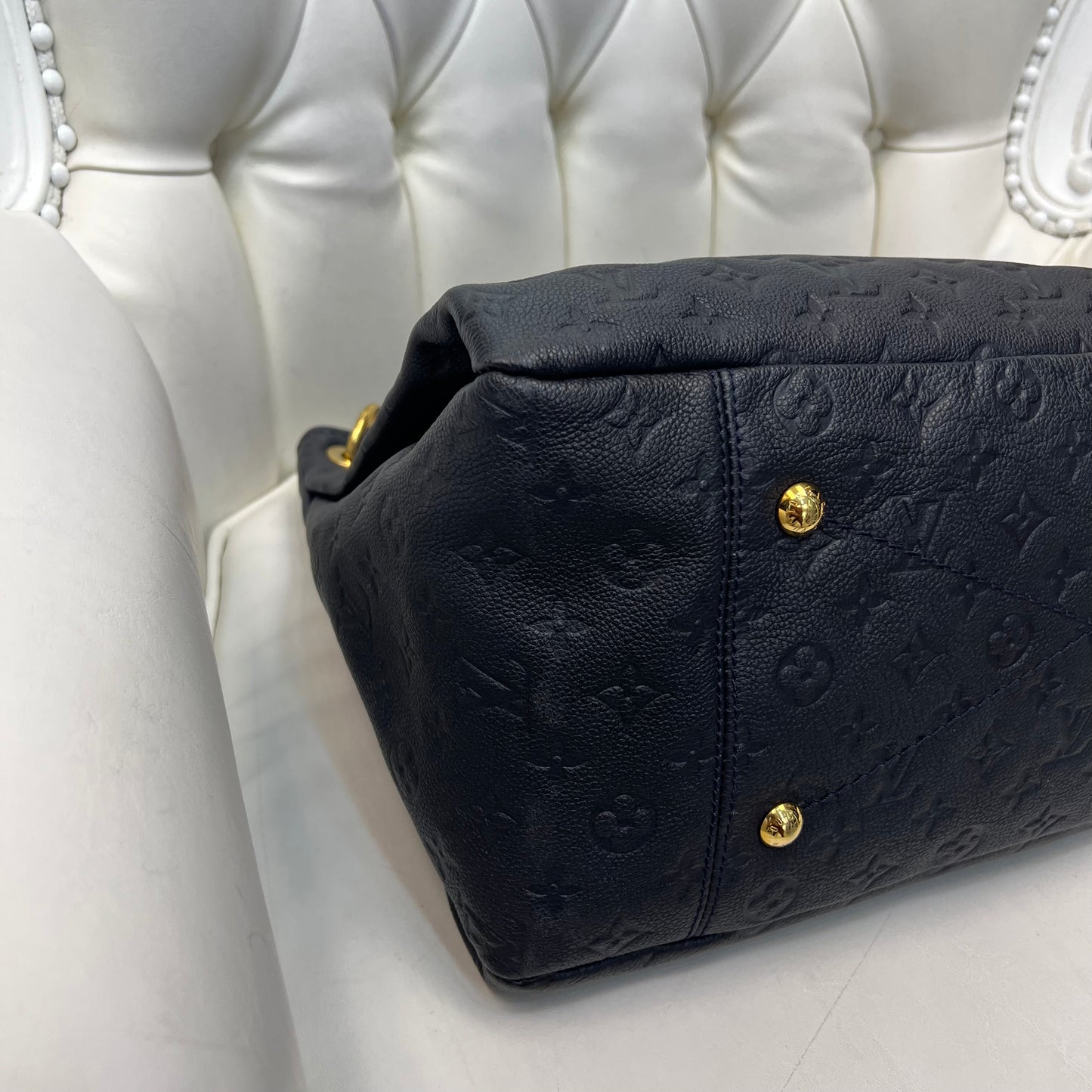 Louis Vuitton Bleu Infini Empreinte Leather Artsy MM
