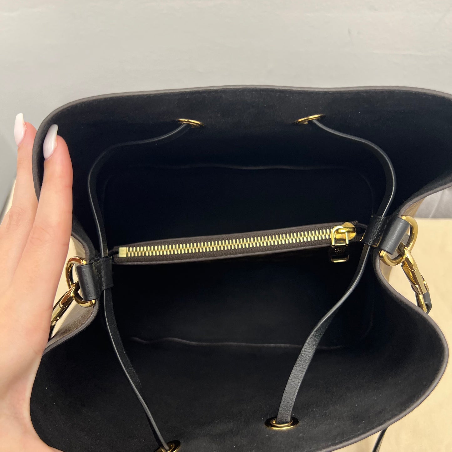 Louis Vuitton Monogram Neonoe MM, Monogram Black