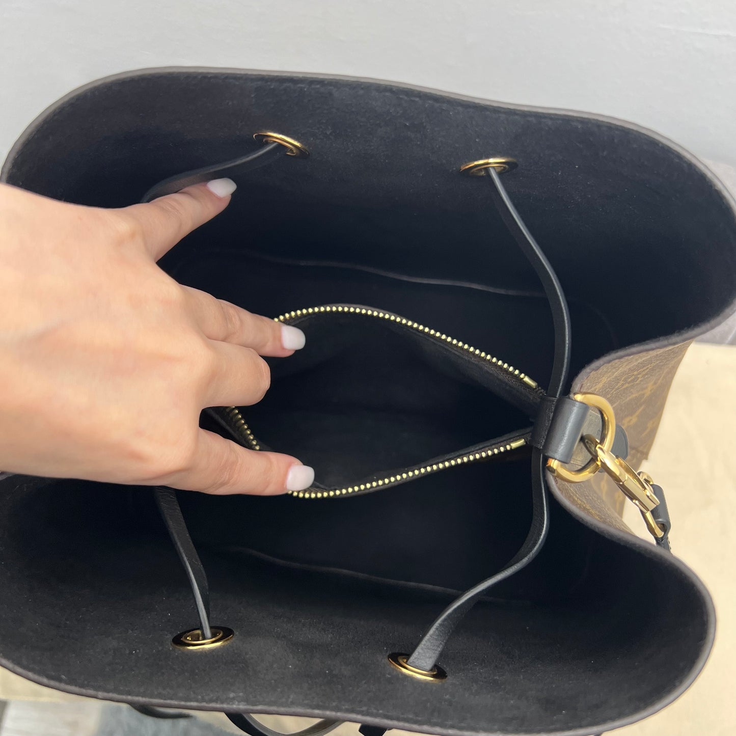 Louis Vuitton Monogram Neonoe MM, Monogram Black
