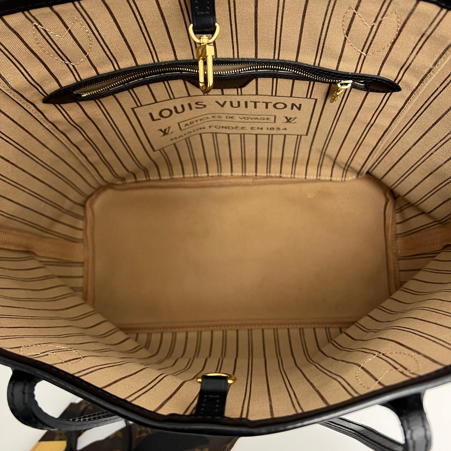 Louis Vuitton x League of Legends Limited Edition Neverfull MM with Pouch