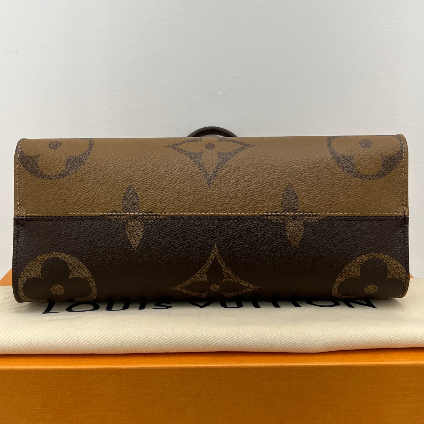 Louis Vuitton On the Go MM Monogram Reverse with Box & Dust Bag