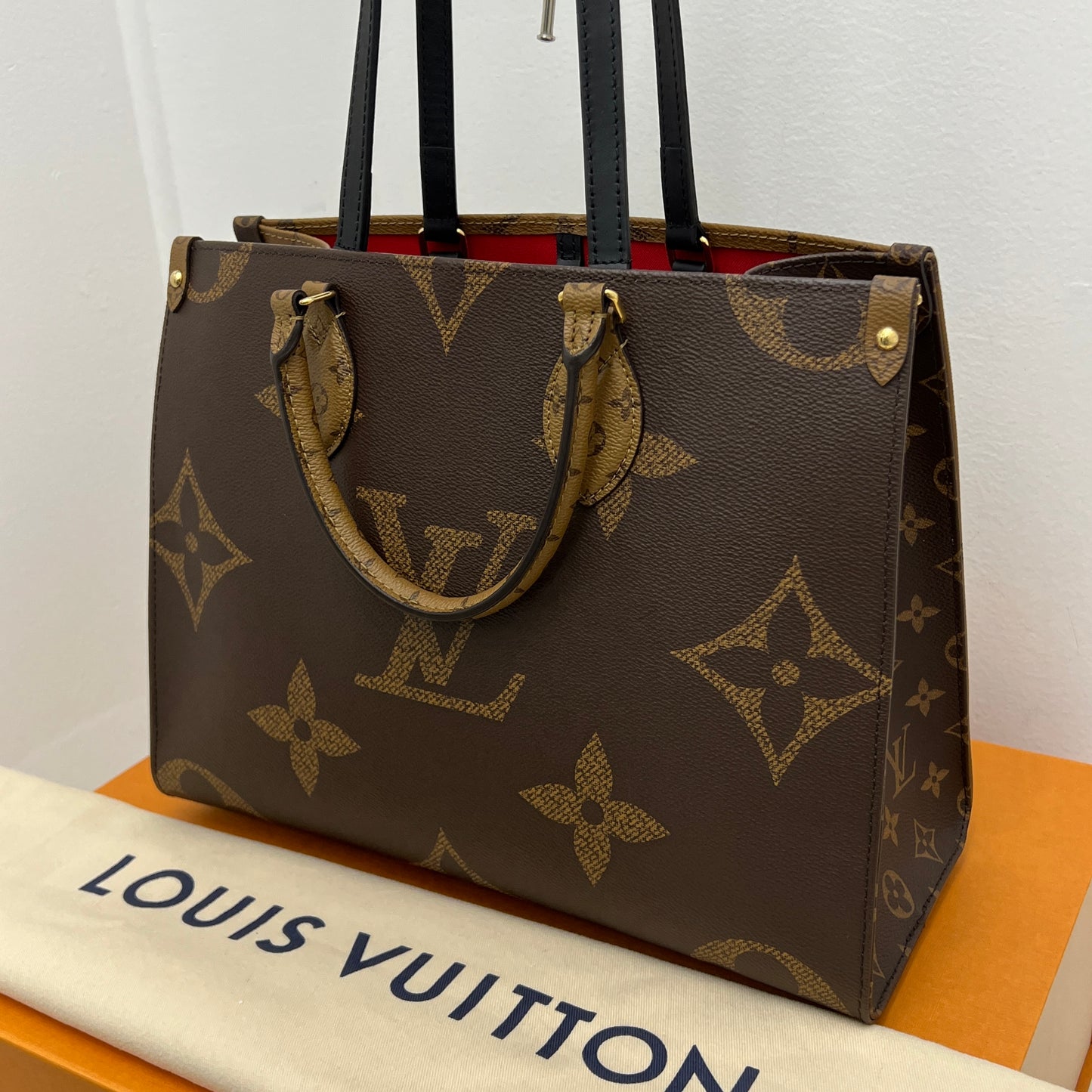 Louis Vuitton On the Go MM Monogram Reverse with Box & Dust Bag