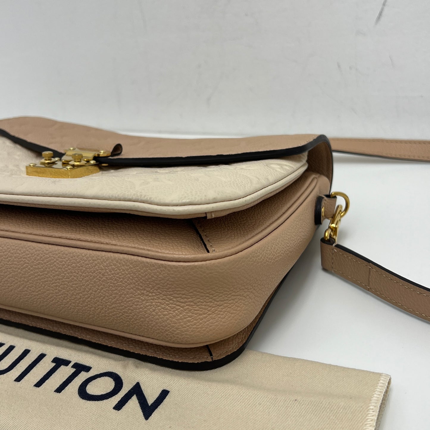 Louis Vuitton Pochette Métis Empreinte Leather