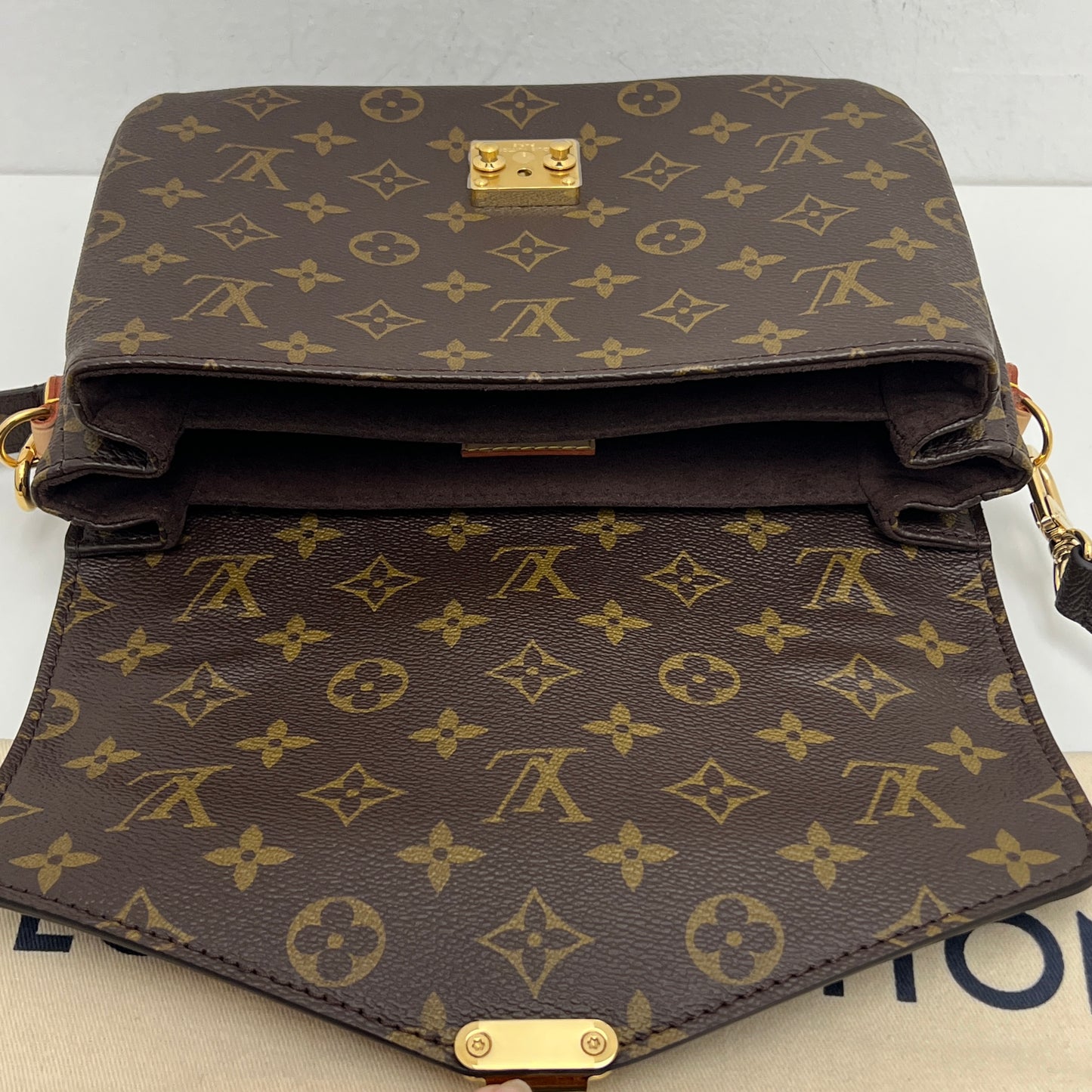 Louis Vuitton Pochette Métis Monogram